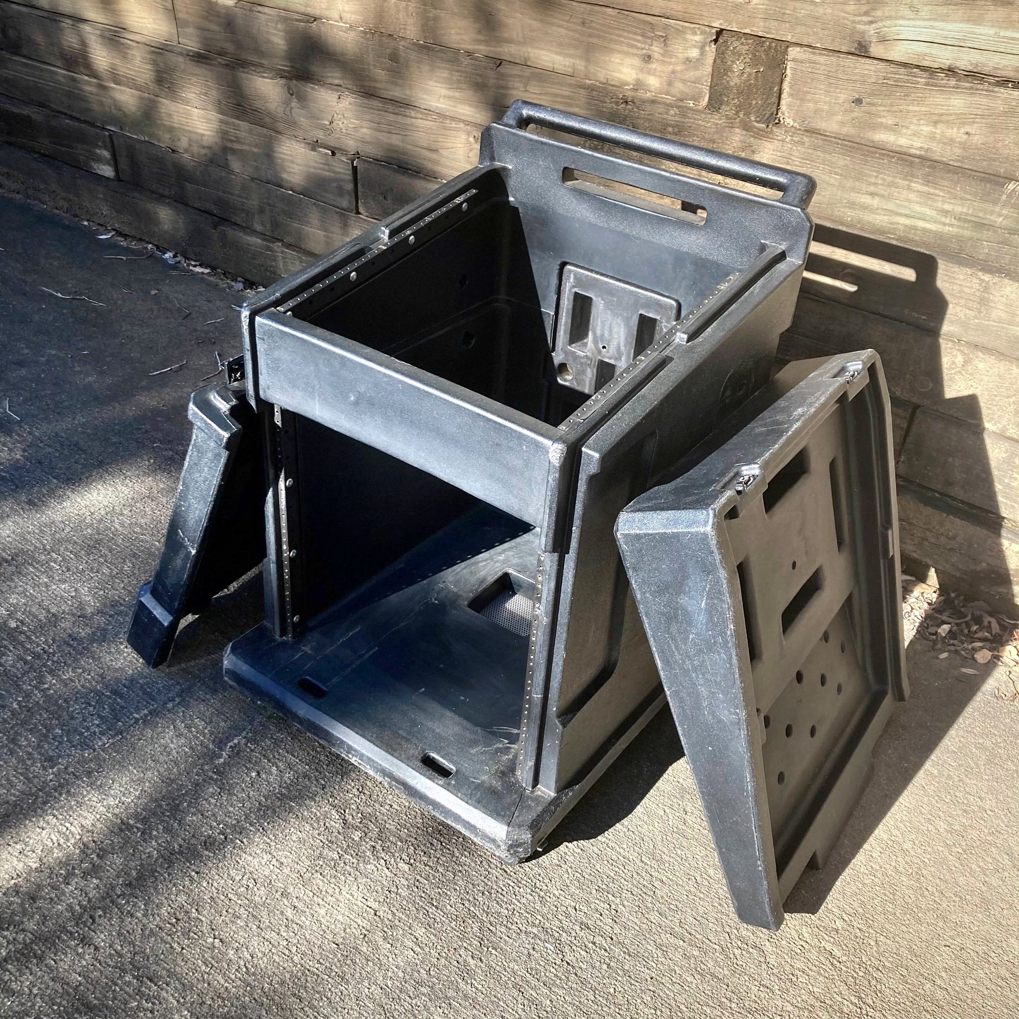 Molded Gig Rig style rack with top mount for mixer and castors ...