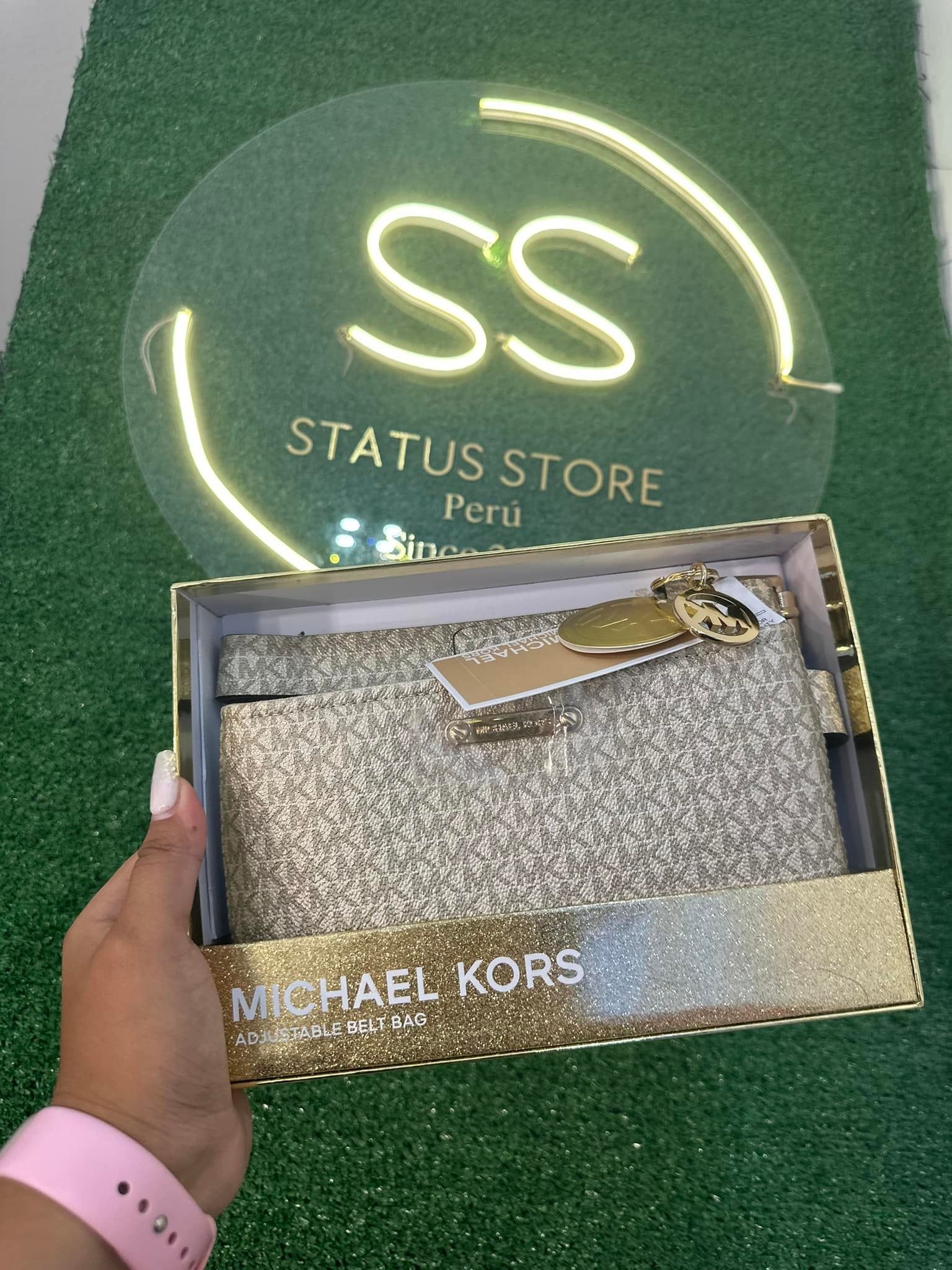 Status Store Perú