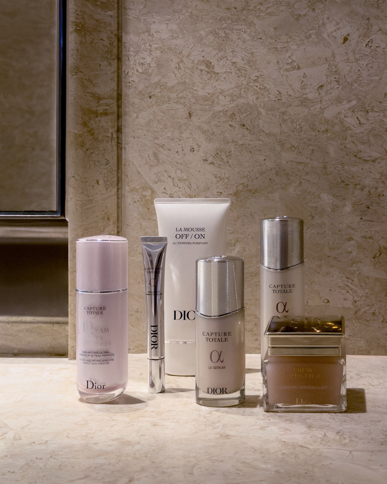 DIOR CAPTURE THE NEW CREME FEATURING [OX C TREATMENT] TECHNOLOGIE 