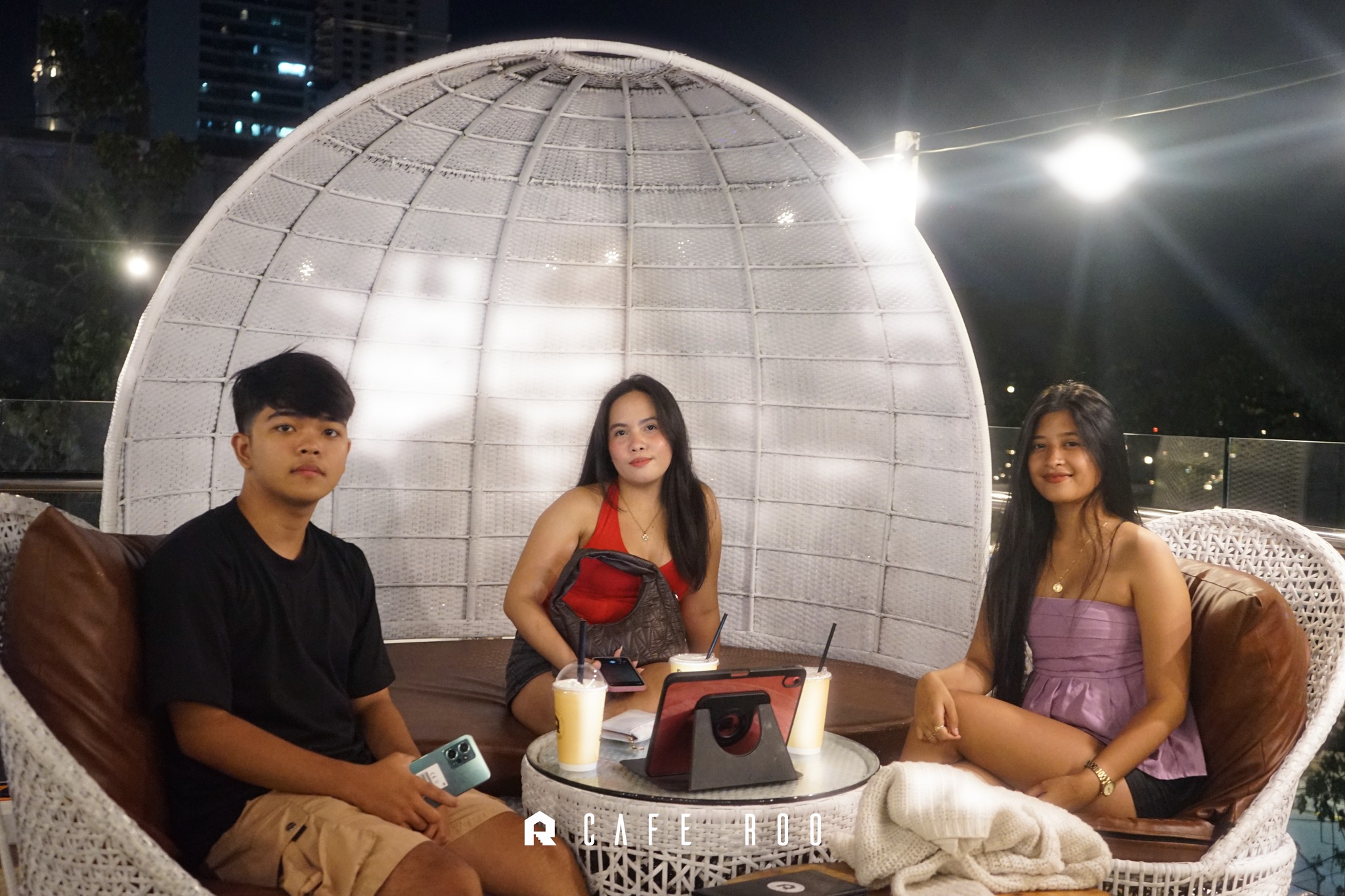 Cafe Roo - Premium... - Cafe Roo - Premium Rooftop Lounge