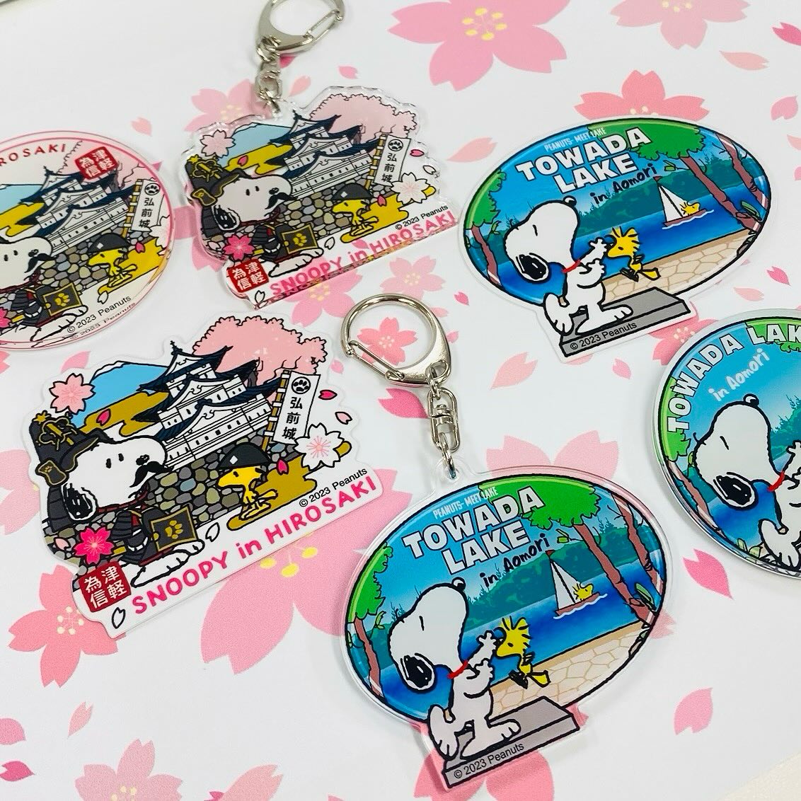 ご当地スヌーピー青森】弘前城＆桜、十和田湖グッズでございます