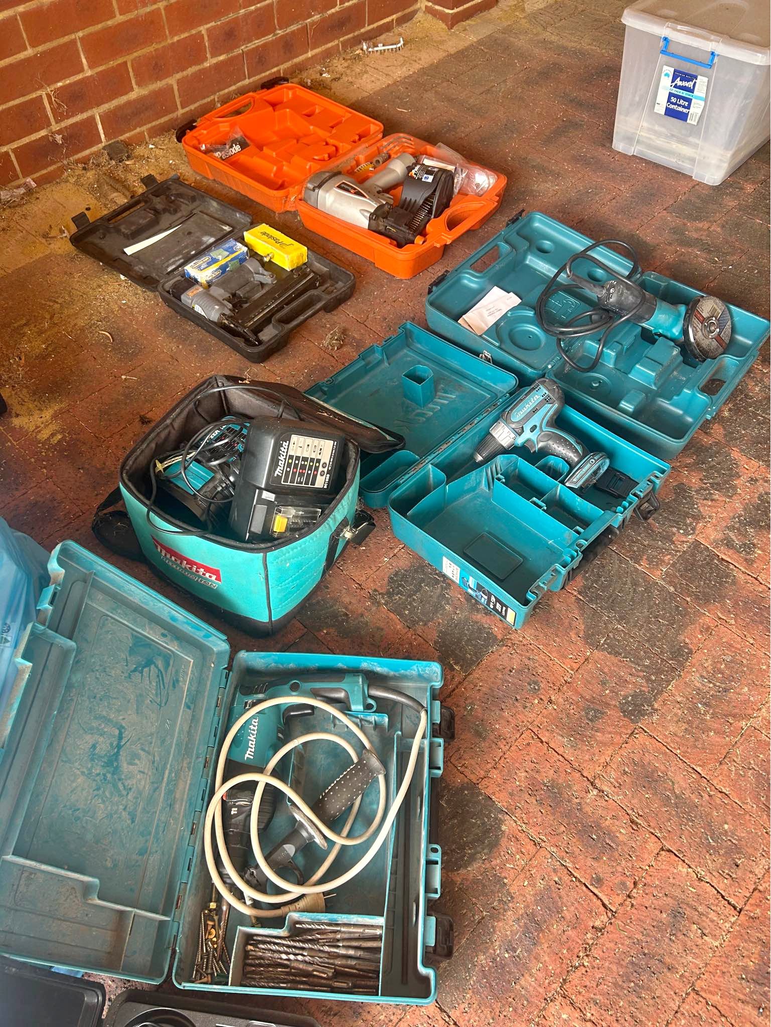 Makita Power tools all working - make an offer - Mixed Power Tool Sets ...