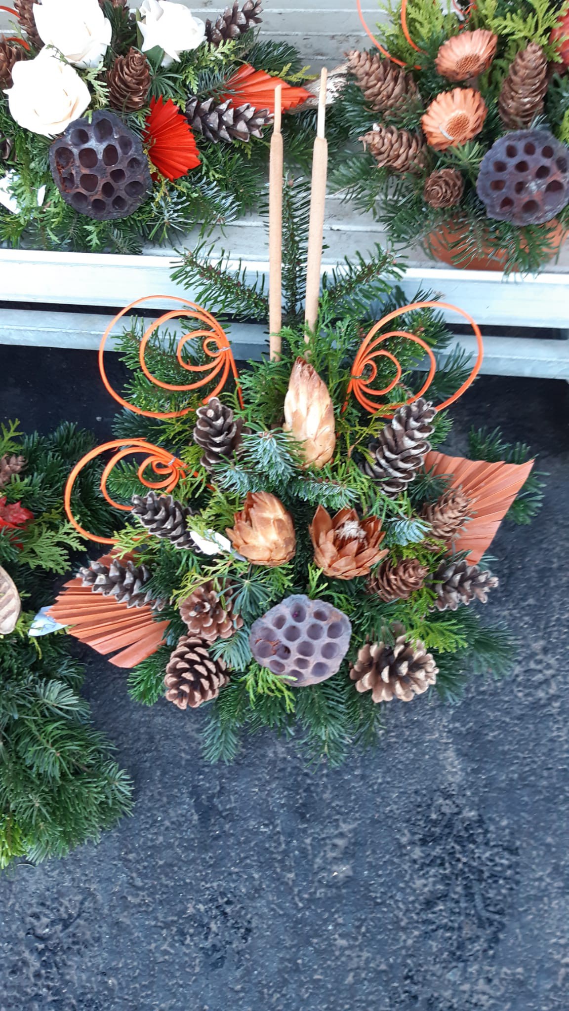 🕯️ **Totensonntag – 23.11.25** 🕯️ Bei uns findet ihr handgemachten Grabschmuck und stilvolle Gestecke, die mit Herz und Sorgfalt gefertigt wurden. Natürlich, modern oder traditionell ✔️ Grabgestecke, Kissen , Schalen & Kränze ,