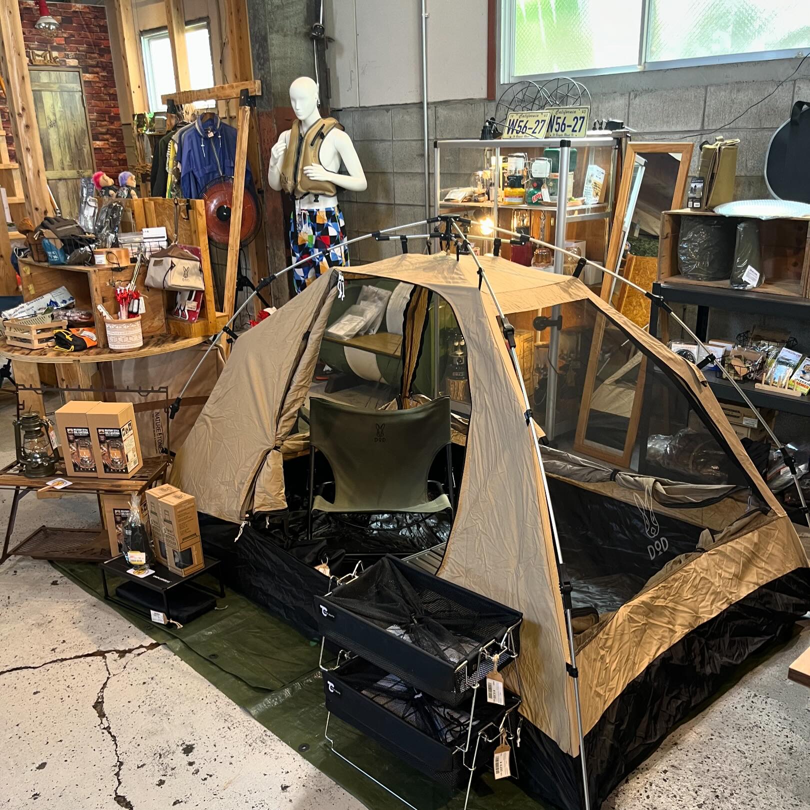 Coleman(コールマン) ランタン 200A(通称:ホワイトボーダー)(レッド