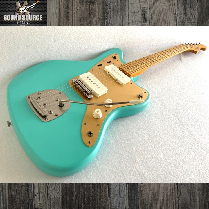 Squier Jazzmaster Guitar Model with S. Duncan Pickups