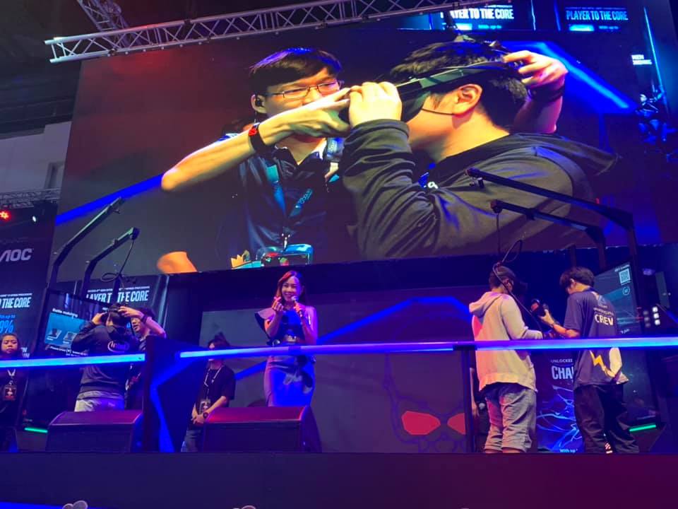 VAR LIVE TW - 【 VAR BOX in #泰國電玩展 知名歌手 Atom 也來囉】...