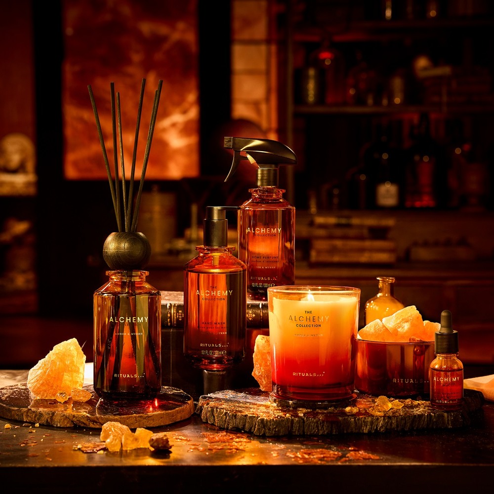 🍁NEW🍁 The Alchemy Collection has just landed at Rituals Cosmetics in Drake Circus. Discover a luxurious collection of extraordinary products infused with amber and myrrh. Experience the nourishing eff