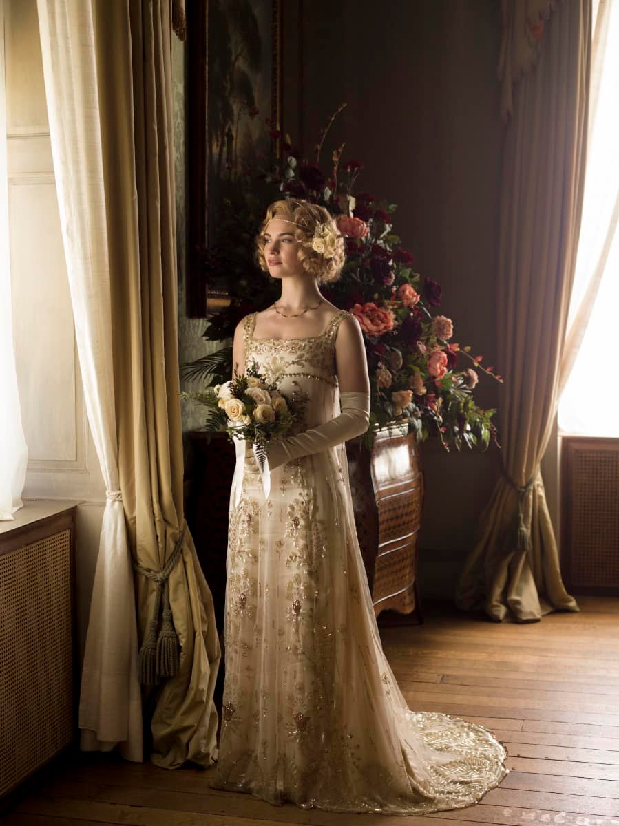 What rating for Lady Edith's wedding dress?