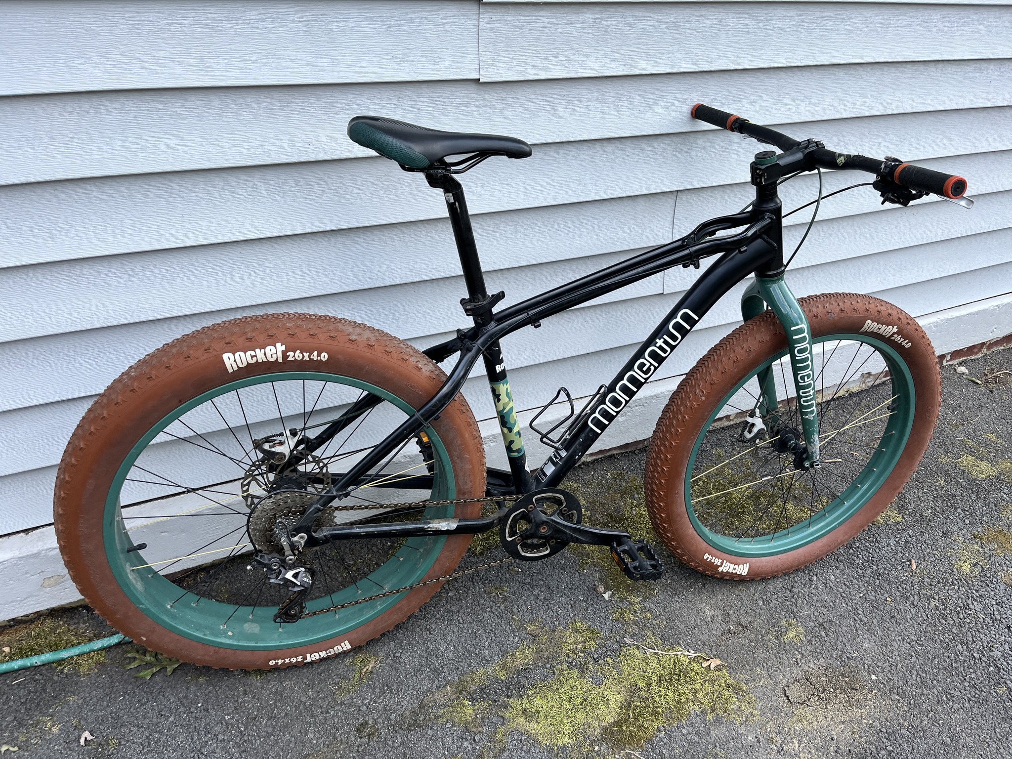 giant fat tire bicycle NENAGGE Adults Mountain Bike 26 inch Full Suspension Mountain Bike 27 Speed for Men Women, Heavy Riders All Terrain MTB Carbon Steel Trail Snow with Dual Disc The hottest trend in the mountain biking world right now 2018 Giant Momentum fat bike