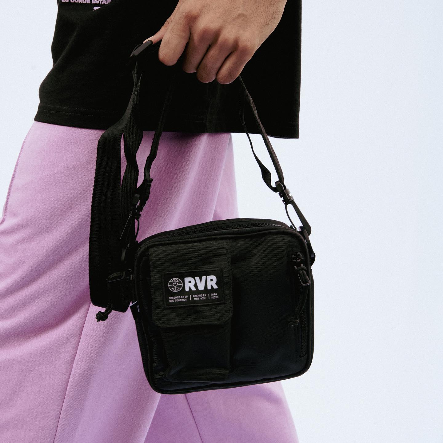 Rever - La nueva CrossBody viene en tres colores: negra,...