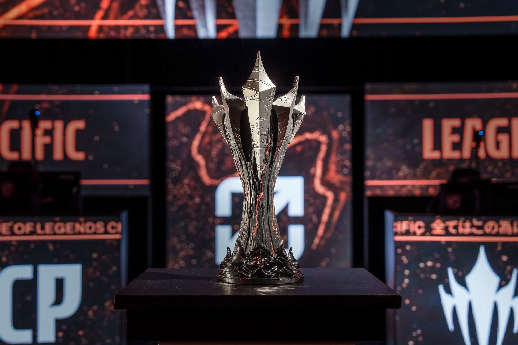 LoL Esports VN - LCP 2026 sẽ chính thức khởi tranh từ... | Facebook