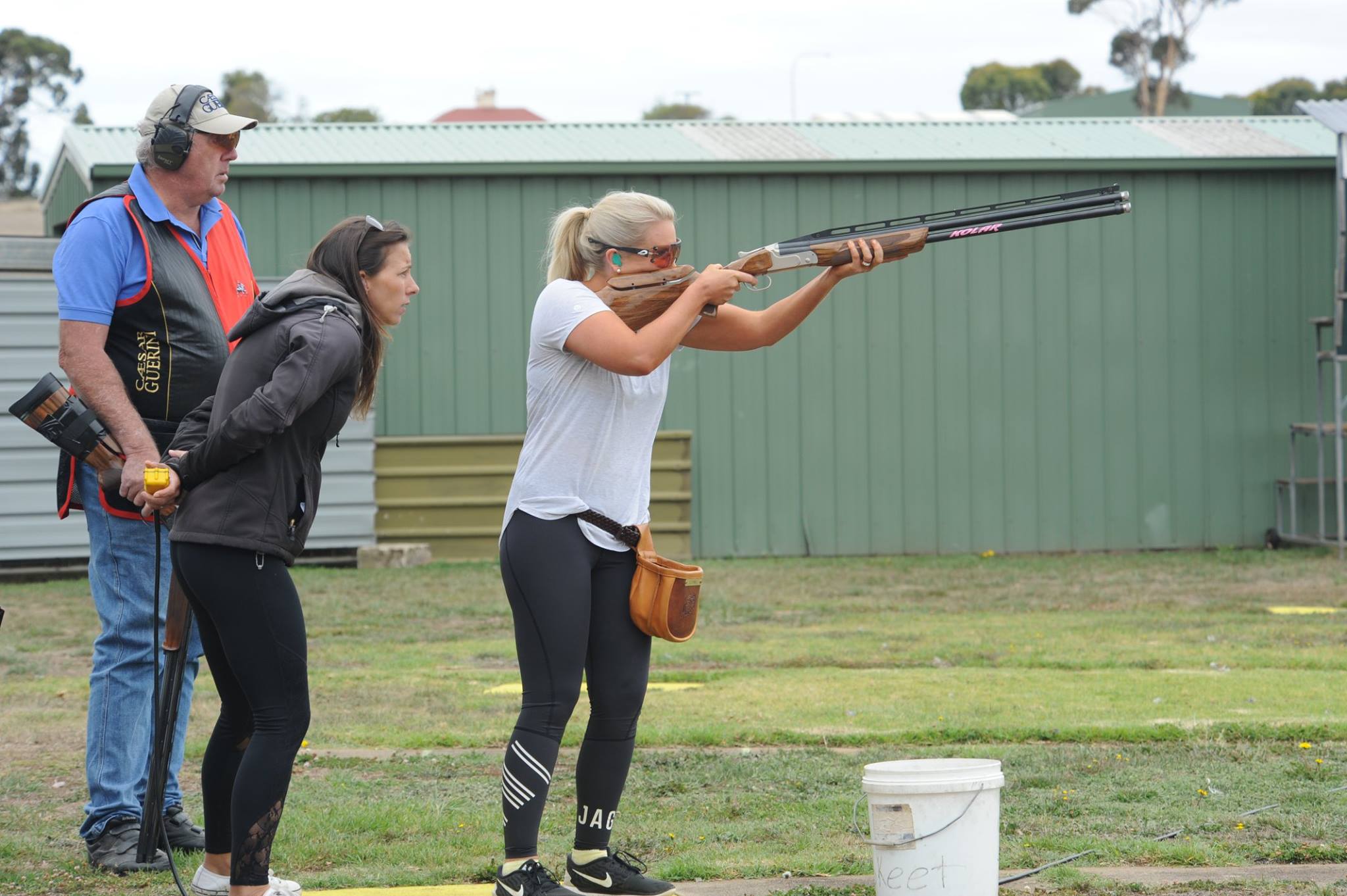 Mount Gambier Gun Club - Andrew Ryan .: Lauryn Mark coaching Liz Rymill ...