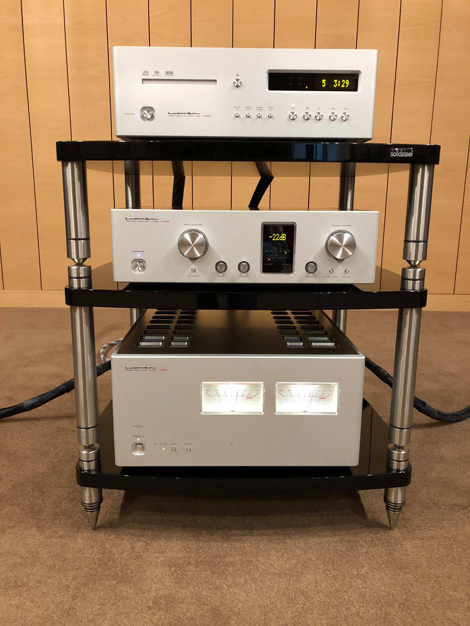 Luxman Ultimate Series C-900u preamp and M-900u stereo power amp.