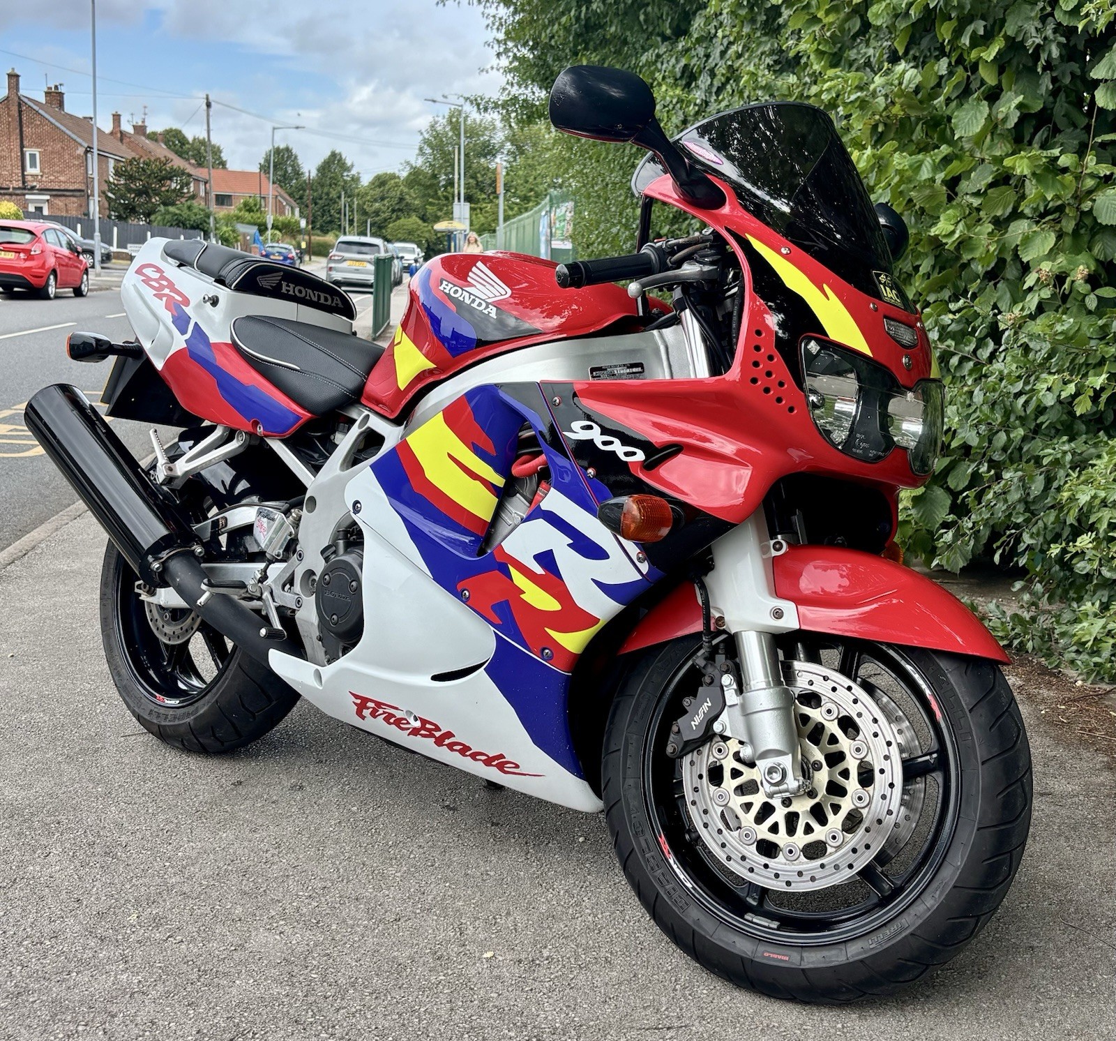 Check out this stunning 1993 Honda CBR 893 918 Fireblade Old Skool