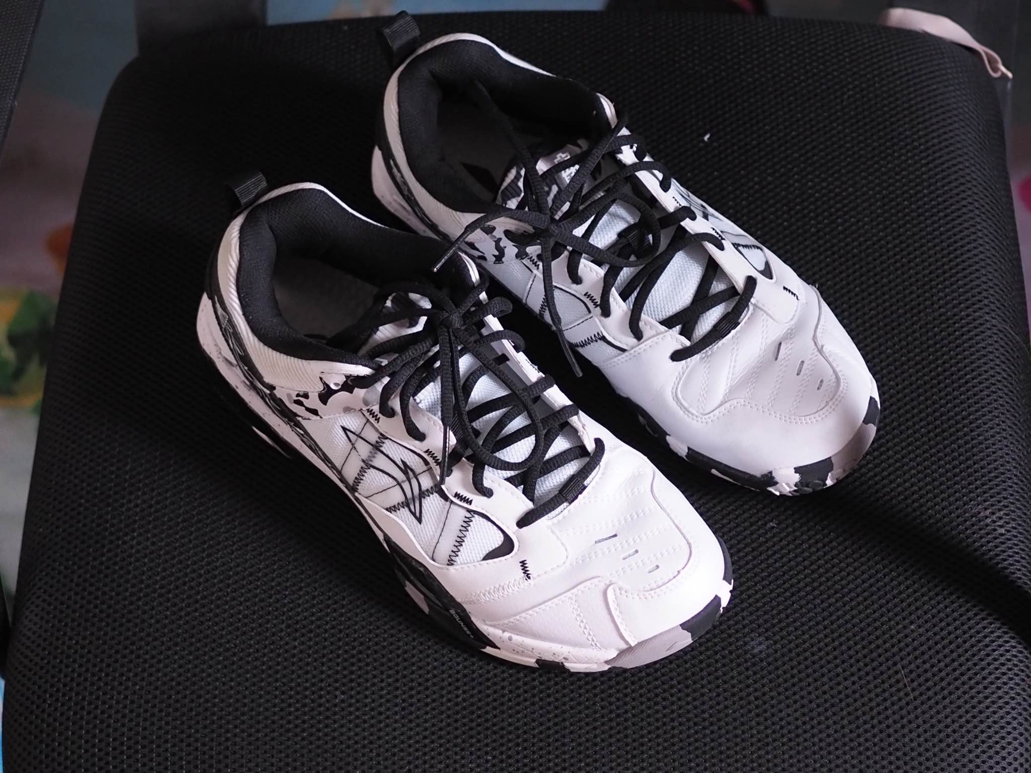 - รองเท้าแบดมินตัน Lining Invincible ACE Snow Camo แท้💯%