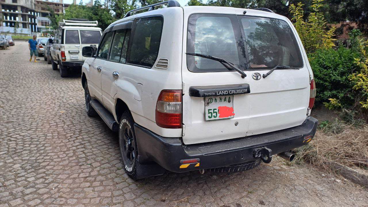 Make.. Toyota Model.. Landcruiser 1o5 VX - Cars & Trucks - Addis Ababa ...