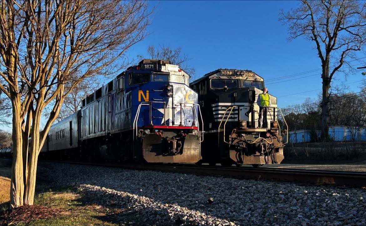 Norfolk Southern - Past and Present | Amtrak/NCDOT train 77 sitting ...