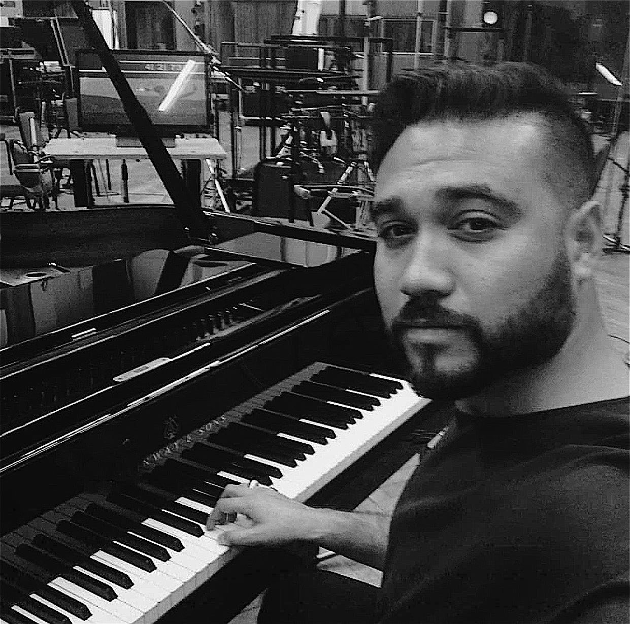 Max Herman - Composing 🎵🎶 @abbeyroadstudios 🫠 . . . . .... | Facebook
