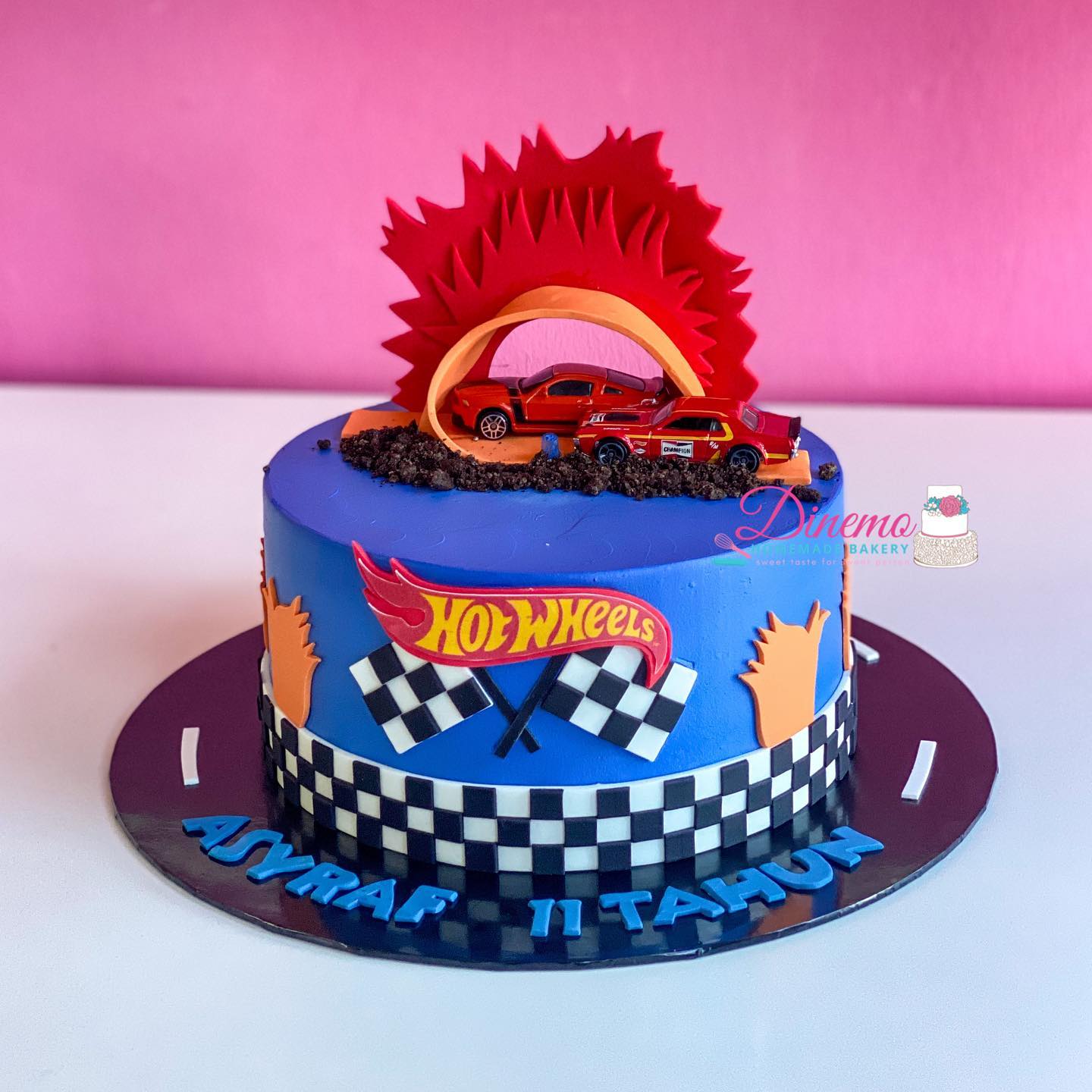 Hot Wheels Cake by... - Dinemo Homemade Bakery | Facebook