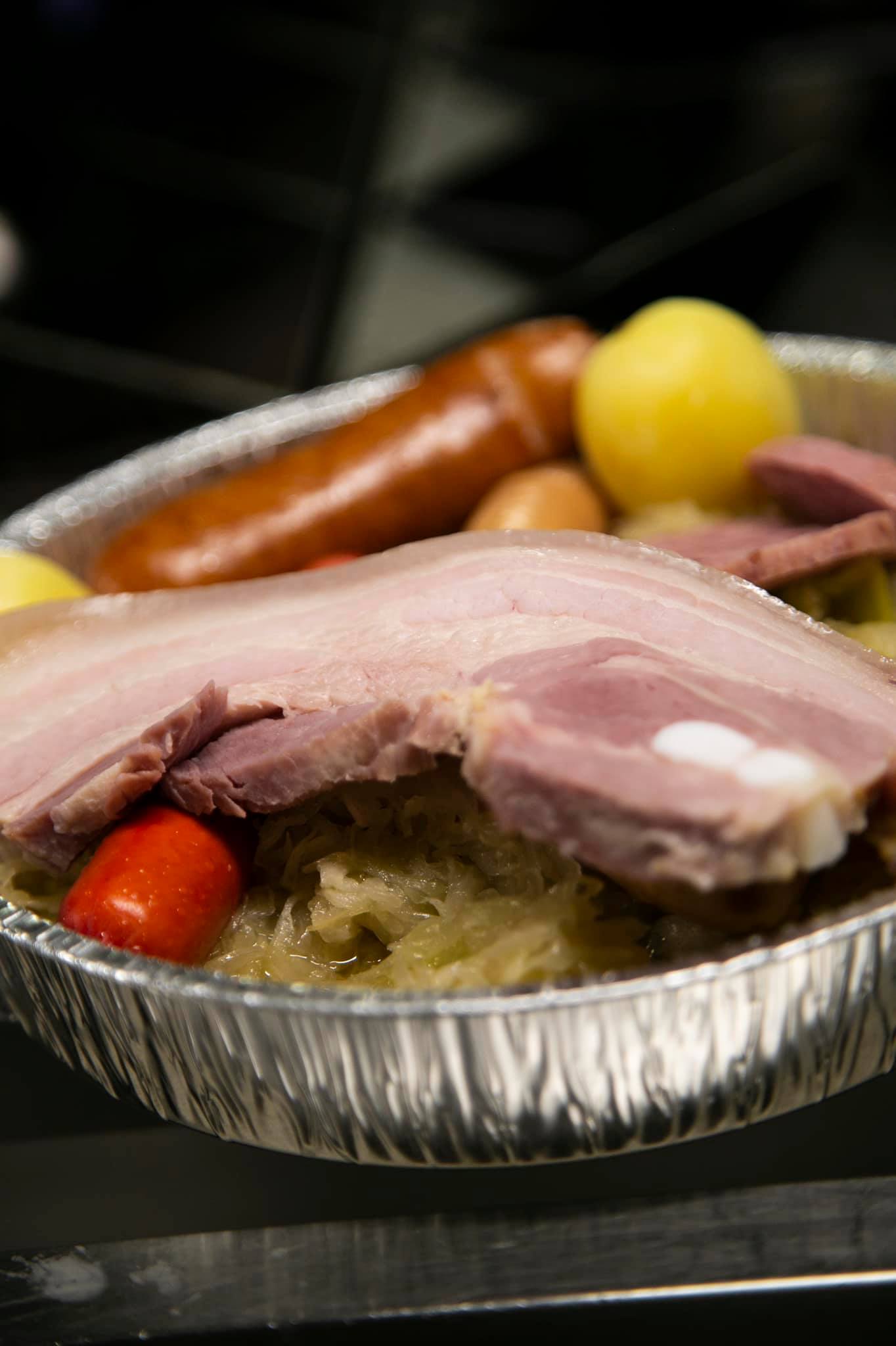 Le - Et si ce week-end vous nous commandiez une choucroute ? 🥬 ...