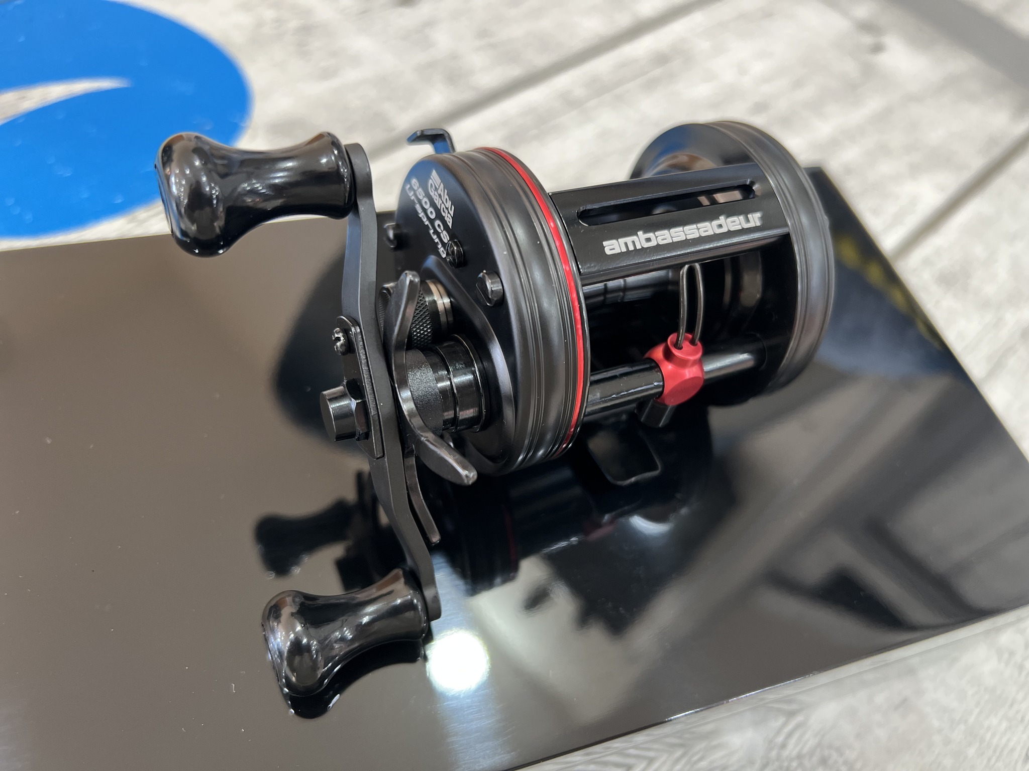 abu garcia ambassadeur 6500 cl rocket baitcasting reel Pro CS High-Speed Baitcast White Edition Palming side mechanical brake The palming side side plate is also equipped with a mechanical brake as standard The AMBASSADEUR 6500 Rocket URSPRUNG