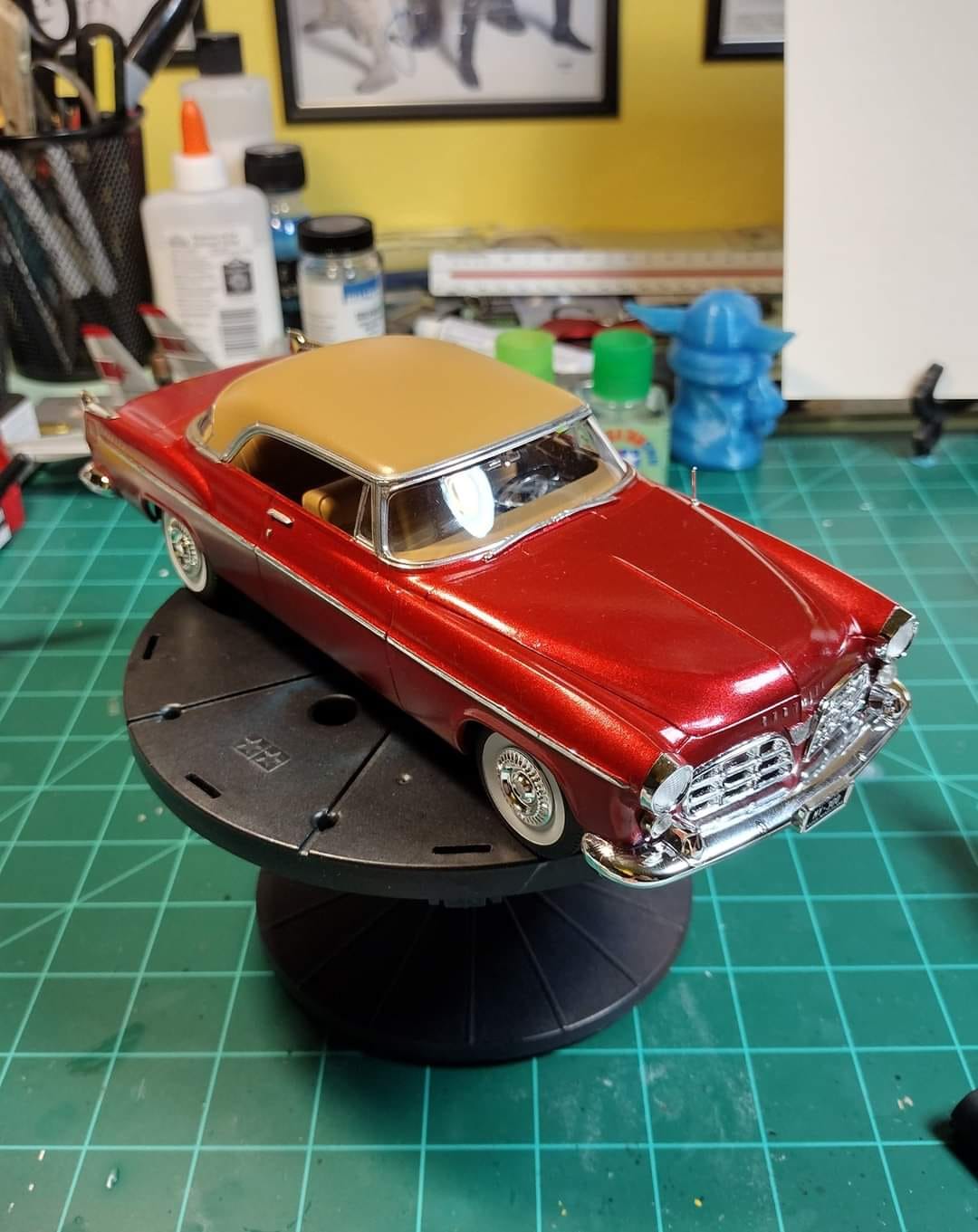 1955 CHRYSLER 300 Moebius 1:25 Scale Model Kit. Fun Solid Kit