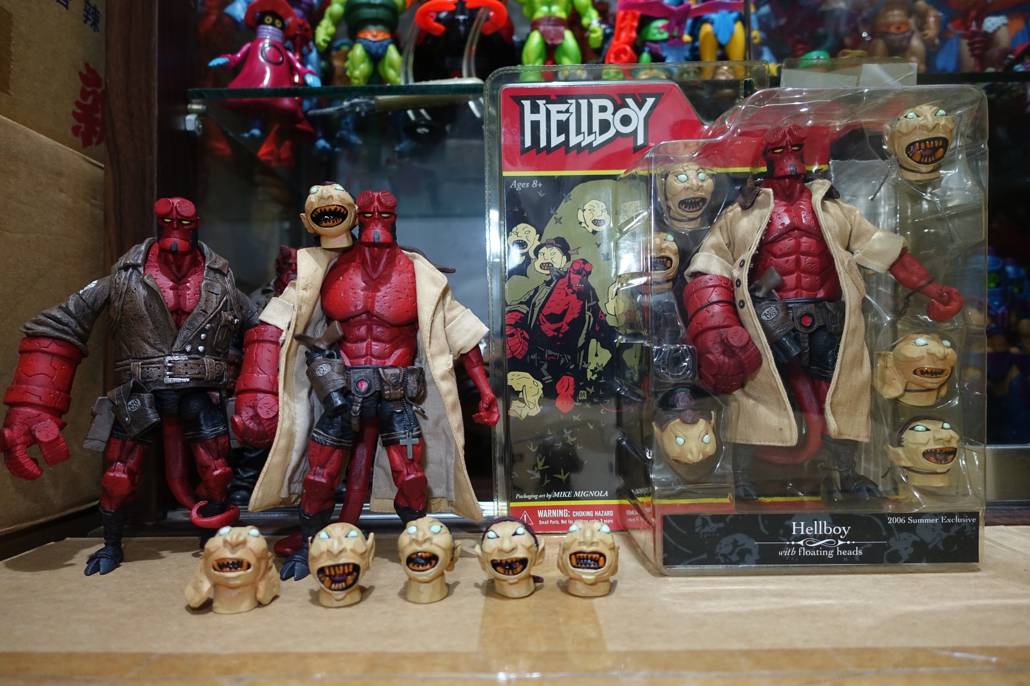 地獄怪客漫畫限定版HELLBOY WITH FLOATING HEADS