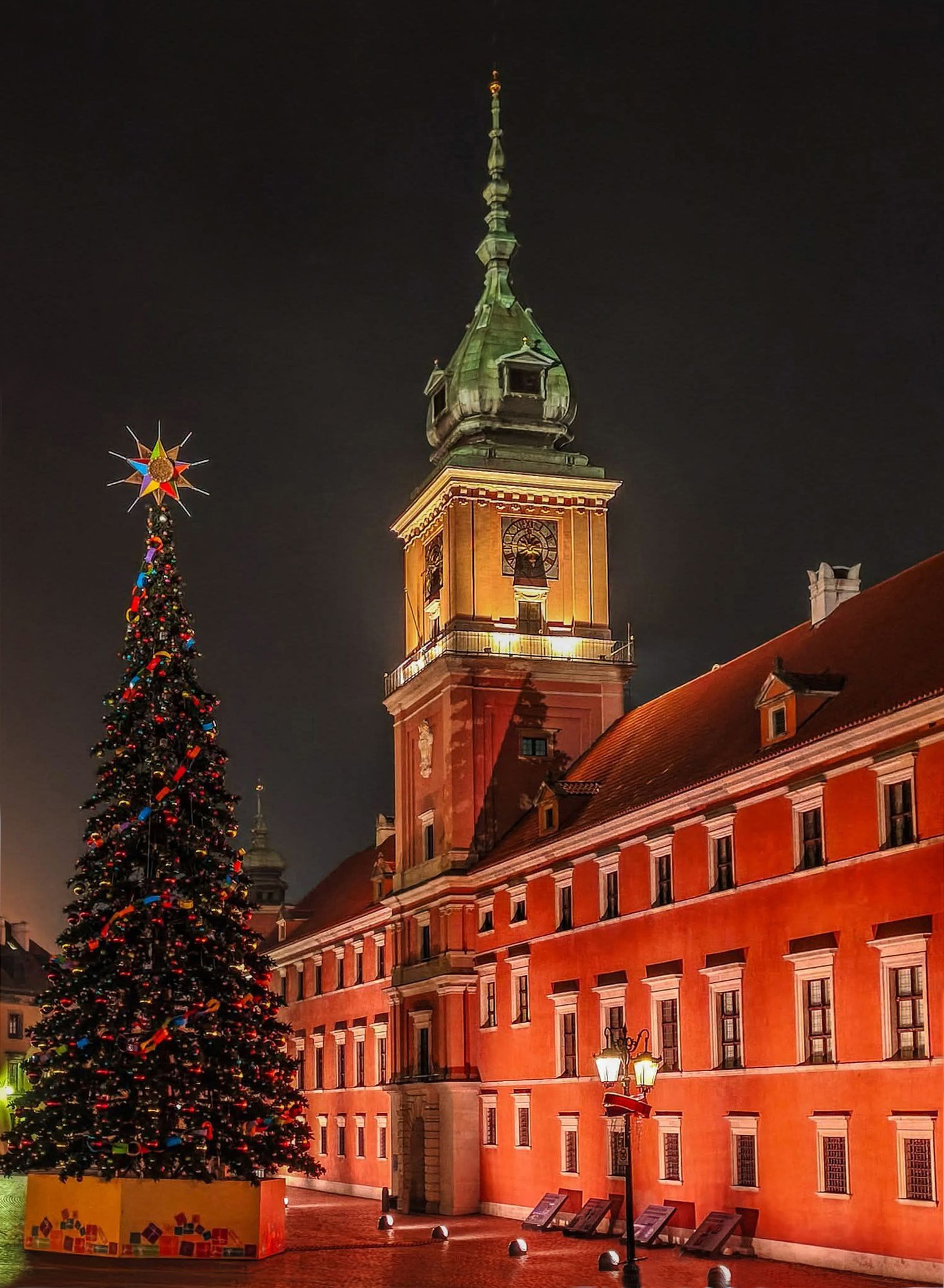 Tajemnice - Stare Miasto🎄w Warszawie Fot. Robert Turkowski | Facebook