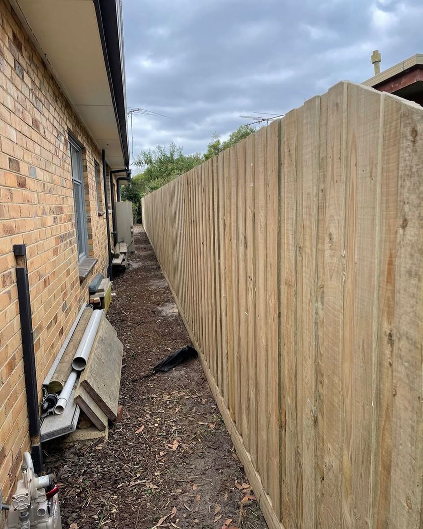 Checked Fencing - Rebuild of 1950 fence in Edithvale!...
