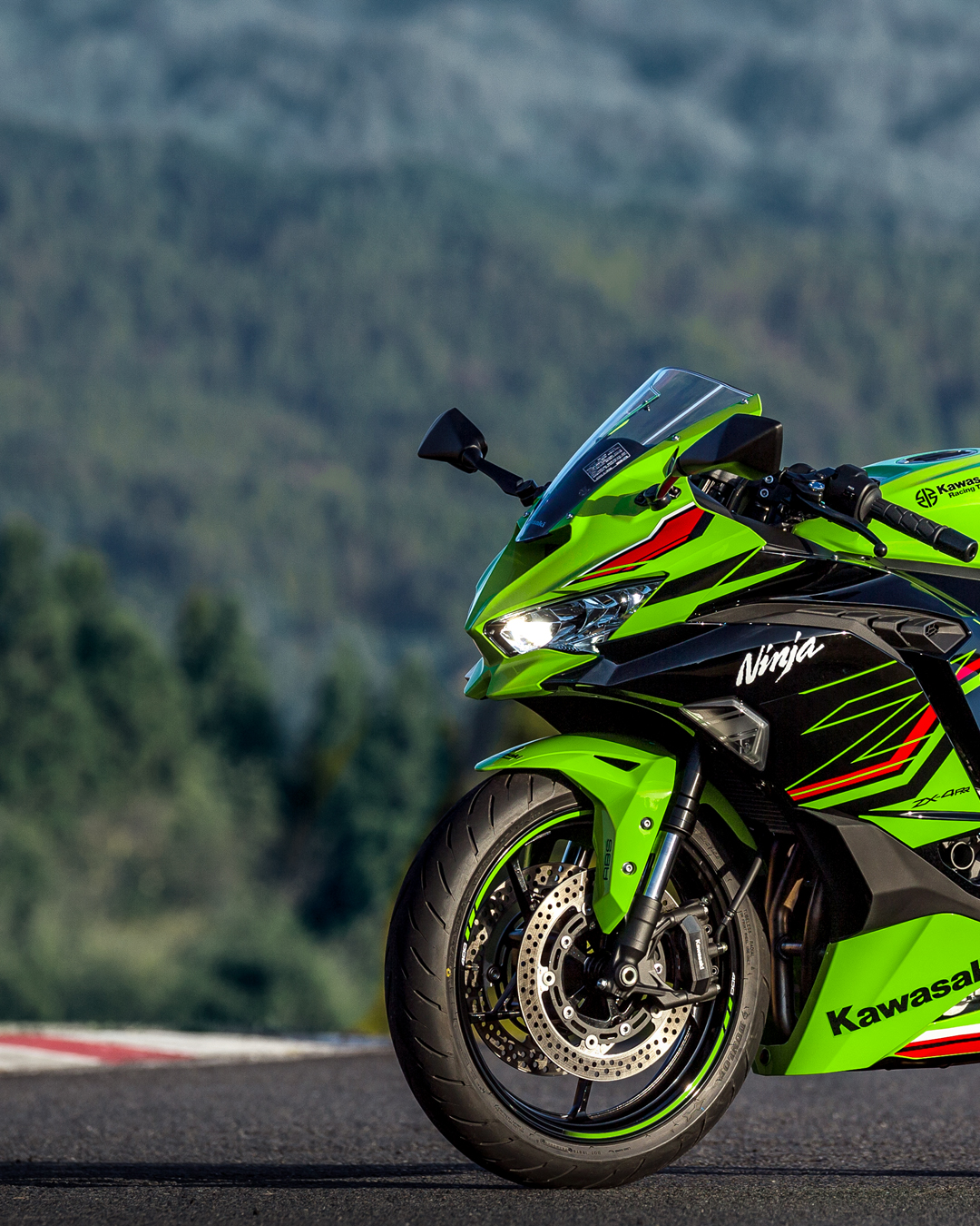 Supersport Thrills, Summer Deals – Only with Kawasaki ZX-4R
