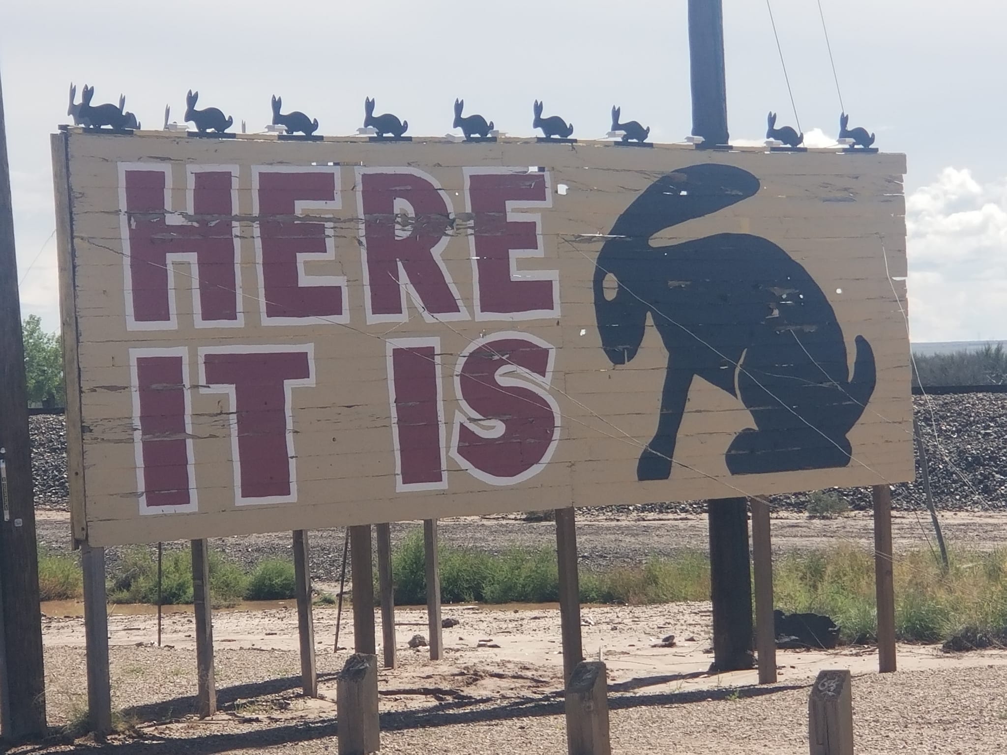 One of the most Iconic signs on... - Route 66 Road Relics
