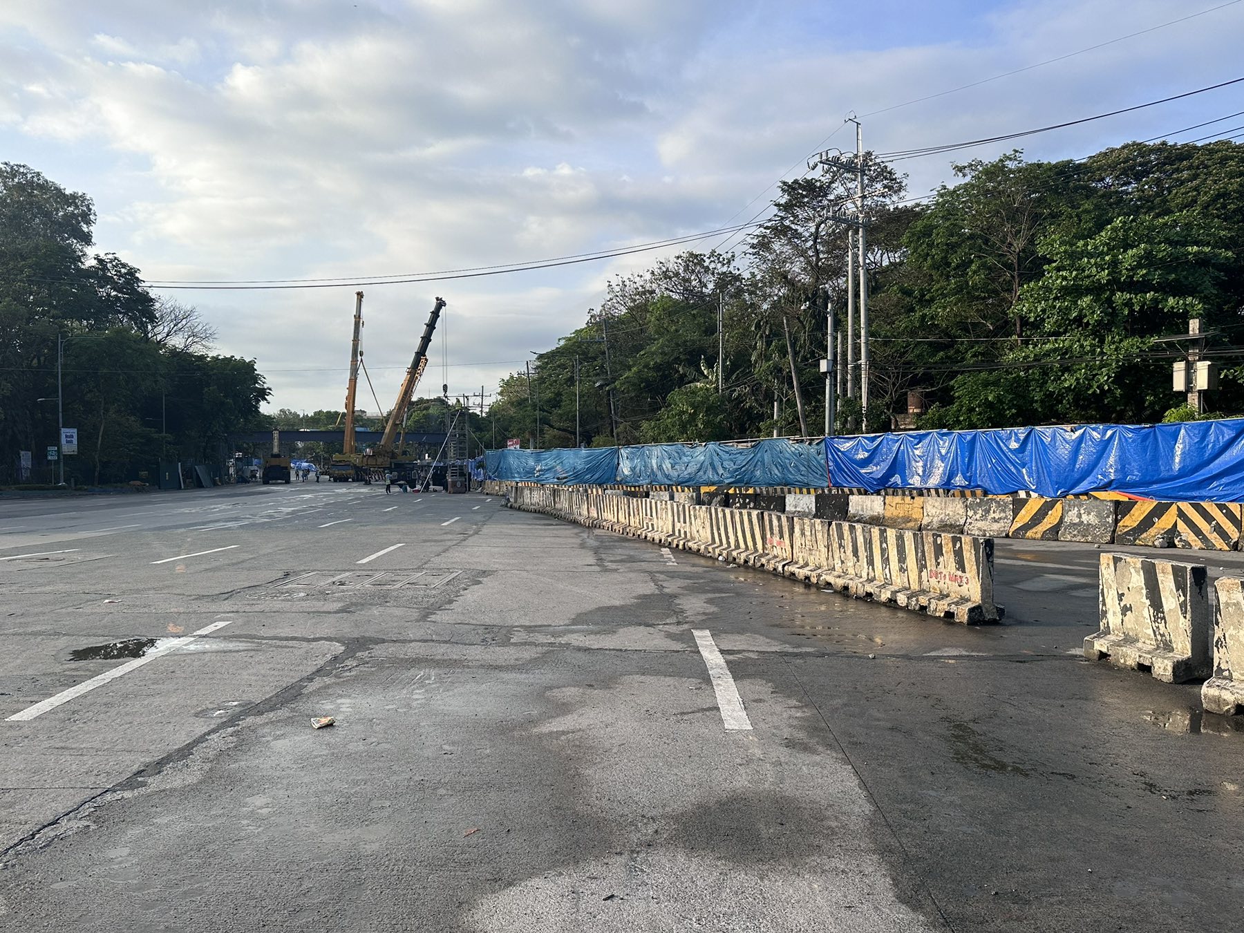 ABS-CBN News - Sections of the Elliptical Road,...