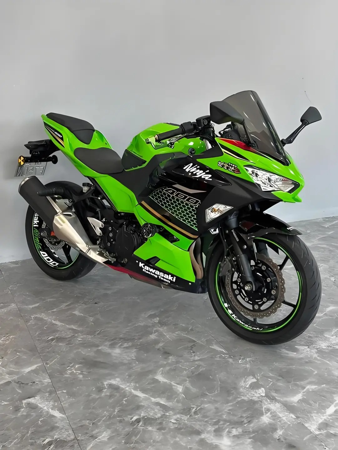 I like the Kawasaki 400. Ninja ake saki م 400 K Sanbewa awasaki