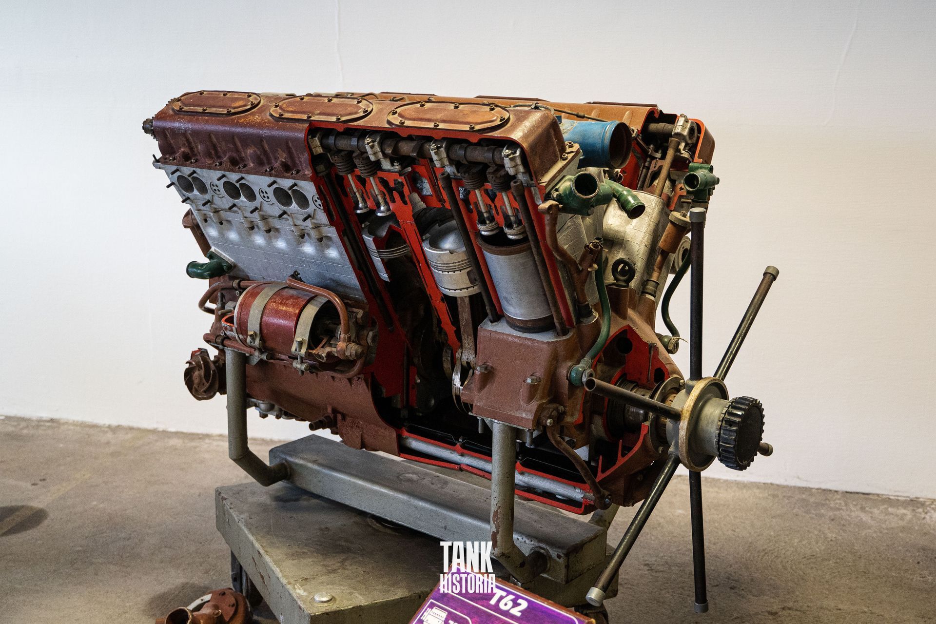 TankHistoria - This is a V-55 diesel engine from the Soviet T-62. This ...