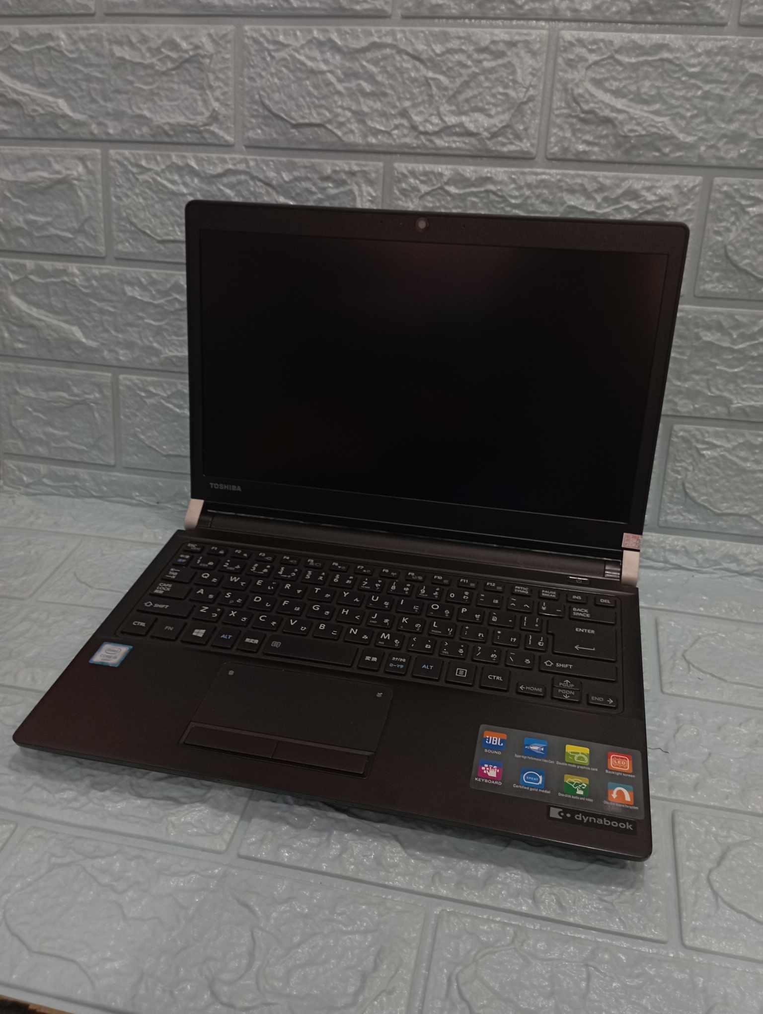 TOSHIBA DYNABOOK R73/b Intel Core i5-6200u CPU @ 2.30GHz (4CPUs 