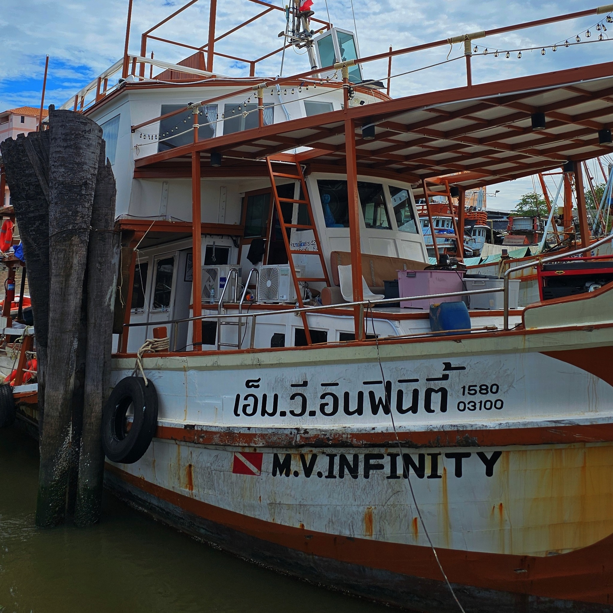 เรือนำเที่ยว MVinfinity | Pattaya