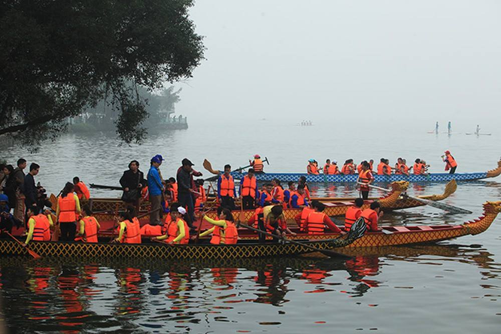 The Hanoi Dragon Boat Racing Festival 2019 takes place on February 16 ...