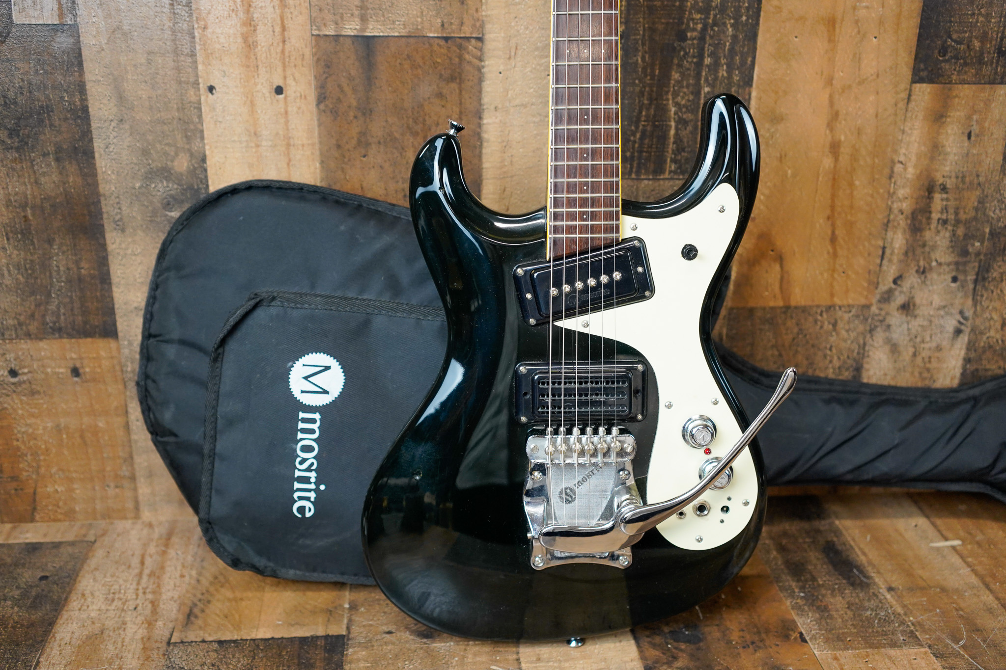 Hello guys! I was looking around the market and I saw this Mosrite 