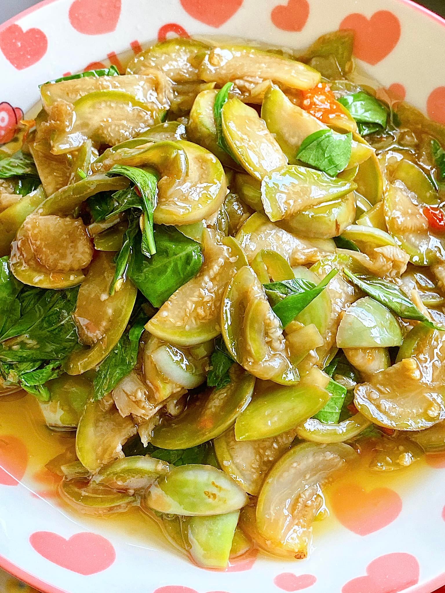 Savee Na - “ มะเขือเปราะผัดใบโหระพา “ 😋 🥙 🥬... | Facebook