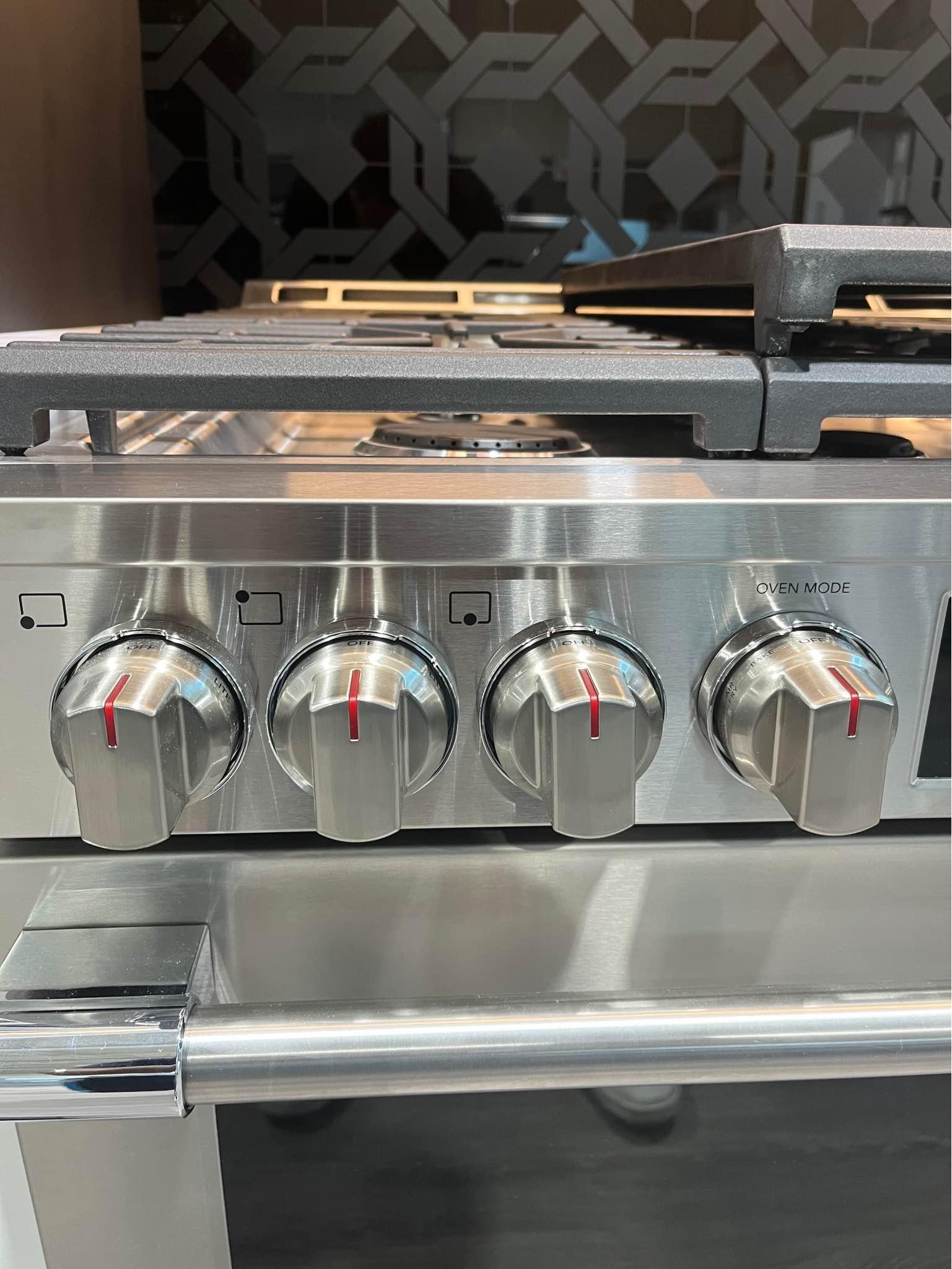 Frigidaire Professional Gas Stove (PCFG3080AF) Ranges & Ovens