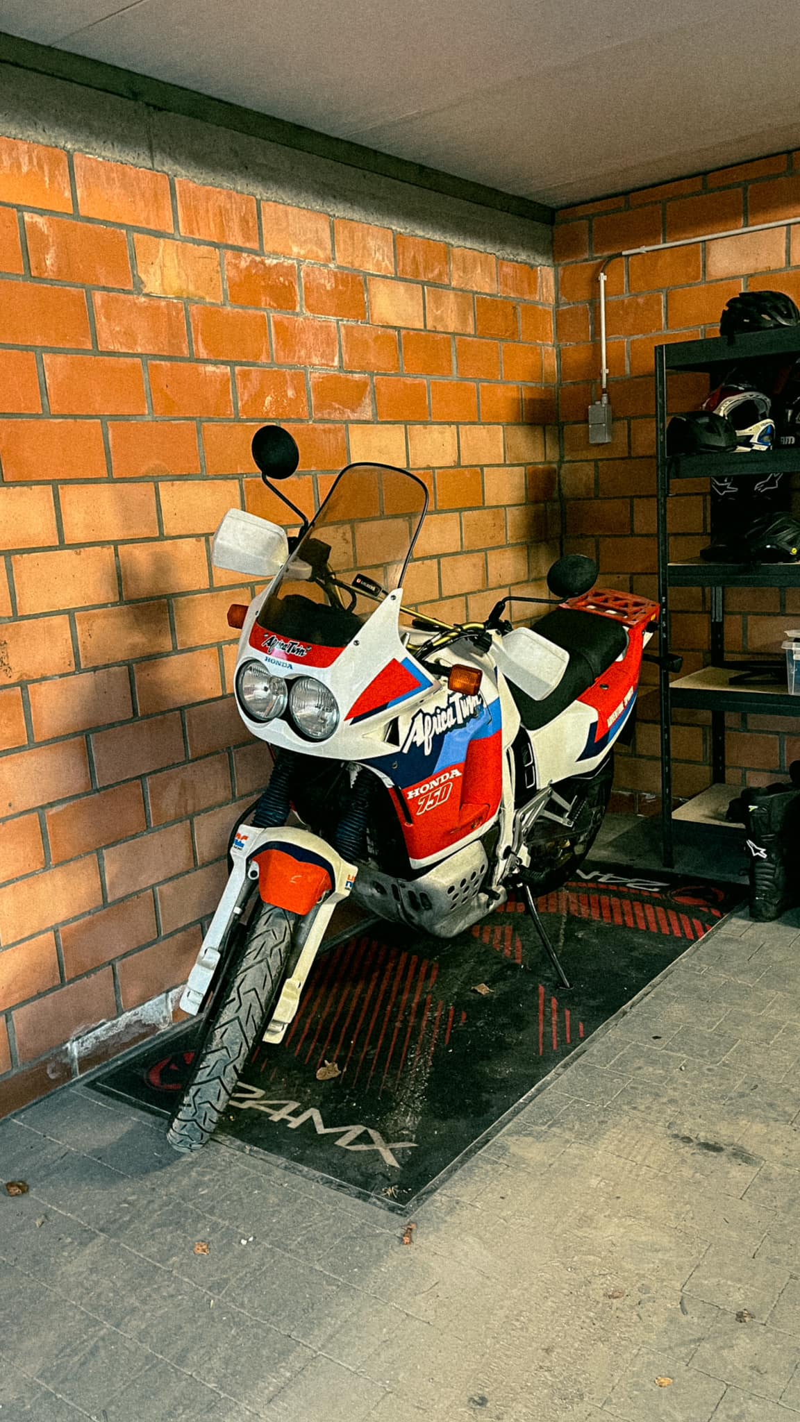 達行様 Mosko Moto Reckless 40/80 on Africa Twin RD03/04 reviews