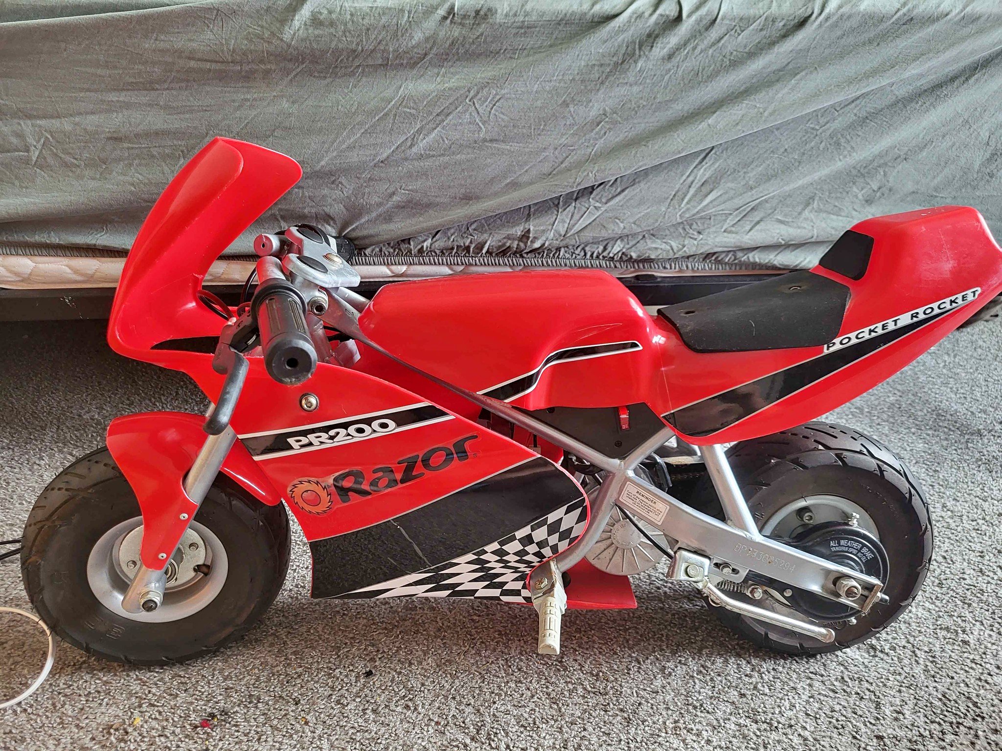 Razor PR200 Pocket Rocket miniature electric motorcycle. - Motorcycles ...
