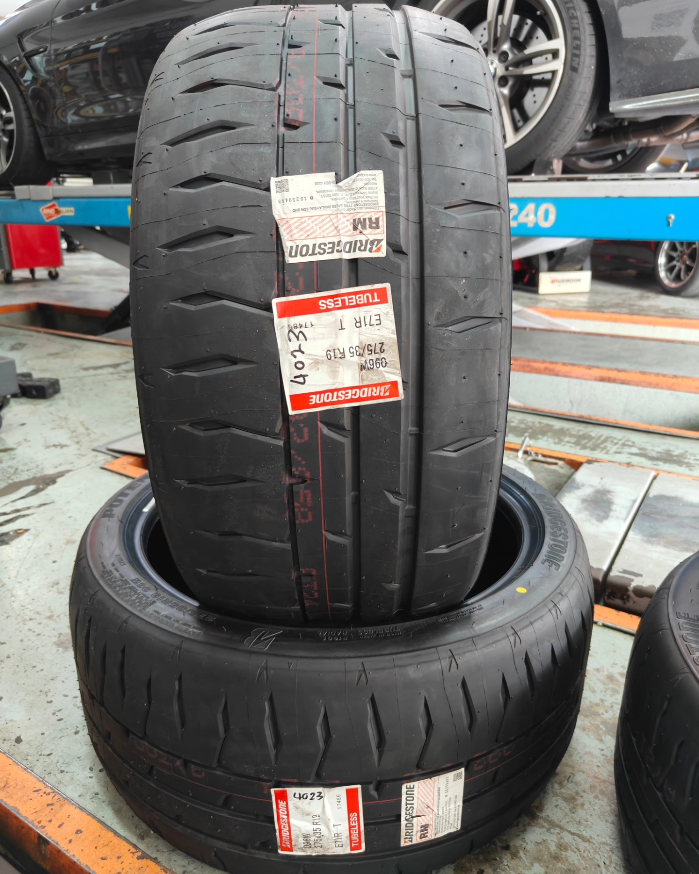 255/35/19 & 275/35/19 Bridgestone Potenza RE71RS Extreme UHP tires 