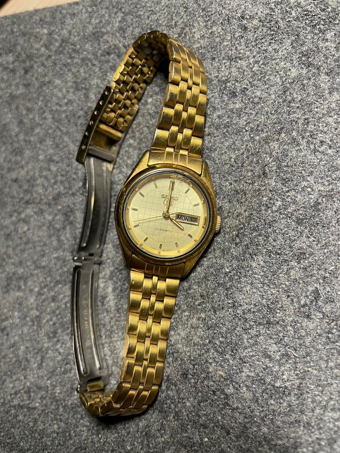 SEIKO 5 4206-0480 Gold analog vintage automatic watch