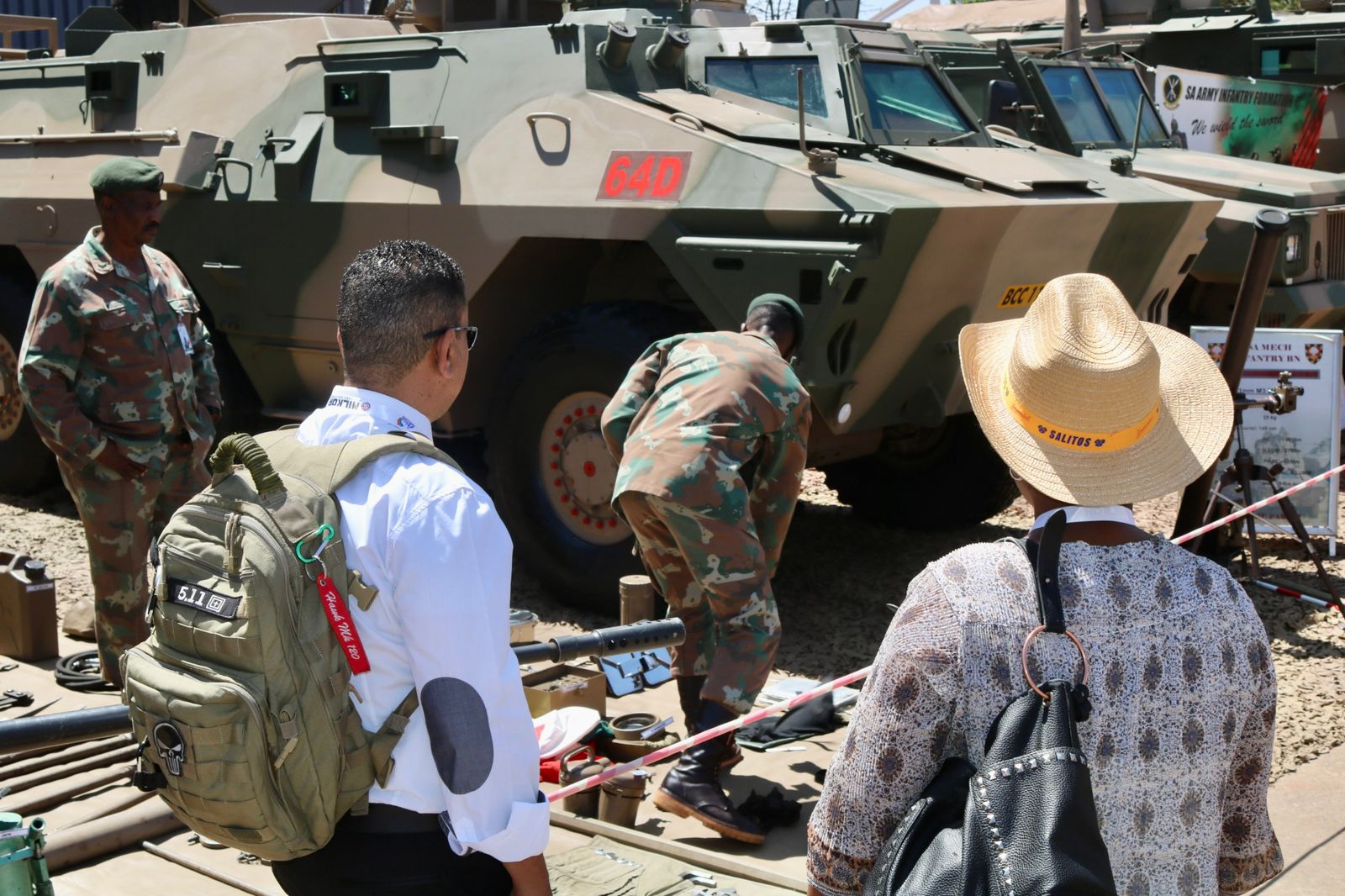SA - Cpl Mqogolwana explaining the ratal tote and what its used for ...