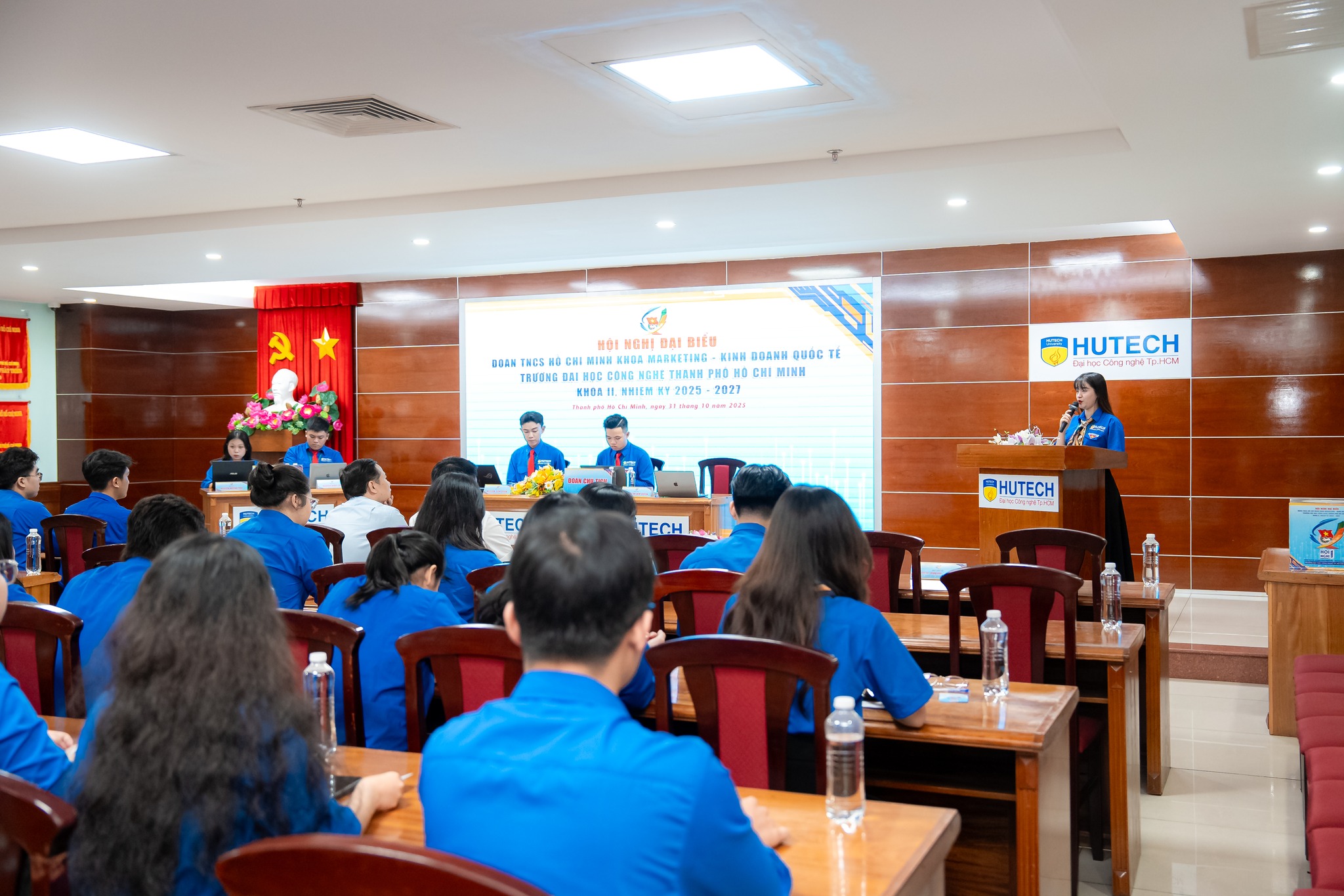 HU... - HUTECH - Đoàn, Hội khoa Marketing - Kinh doanh quốc tế