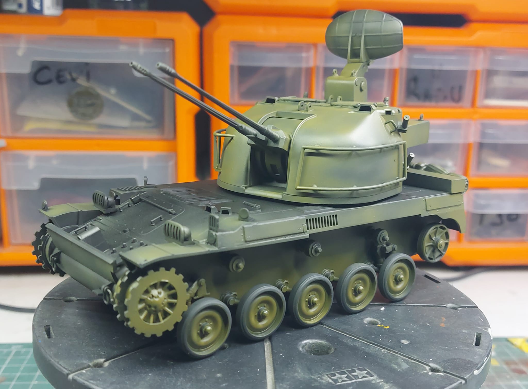 AMX30 D.C.A.,Heller 1/35 w.i.p