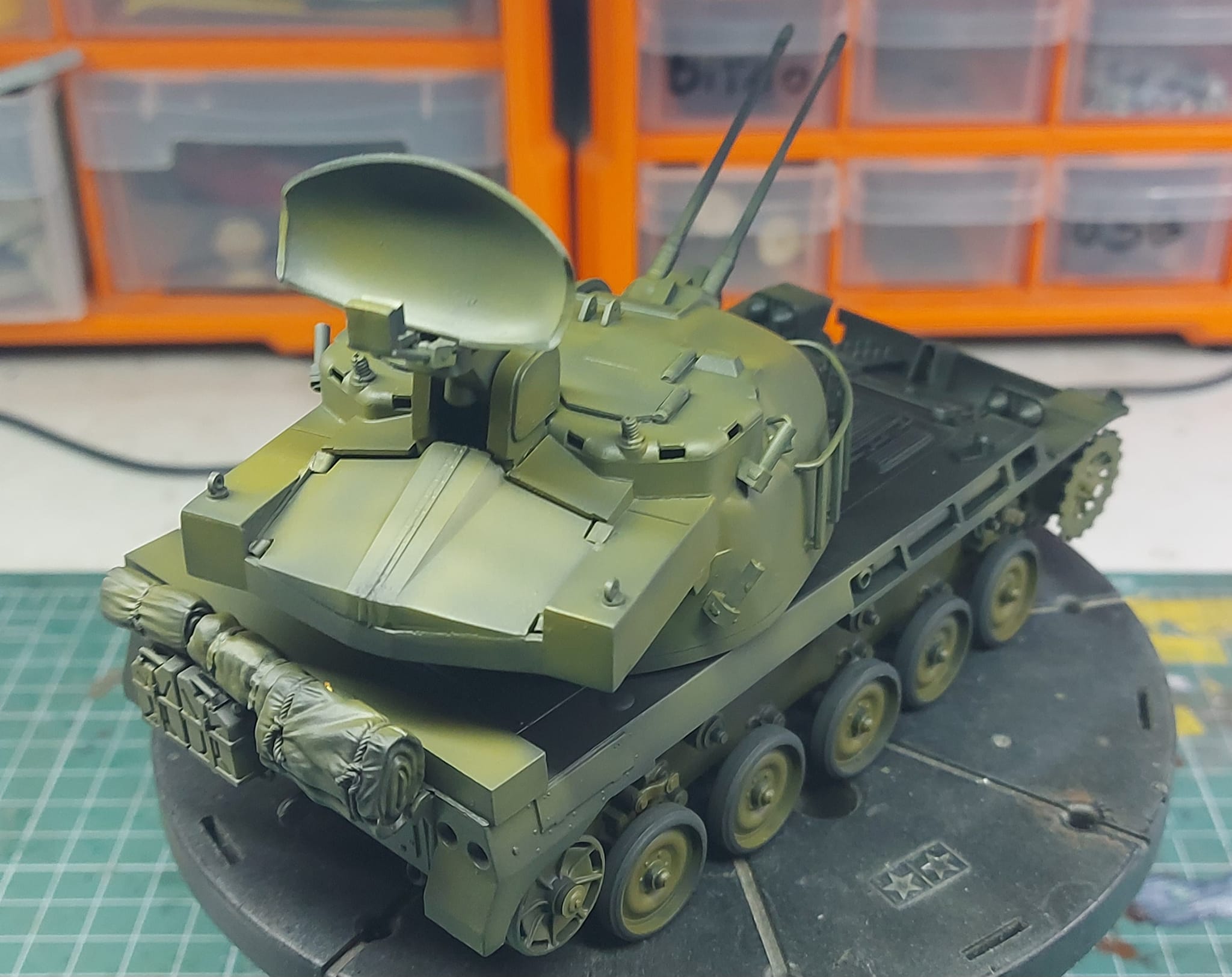 AMX30 D.C.A.,Heller 1/35 w.i.p