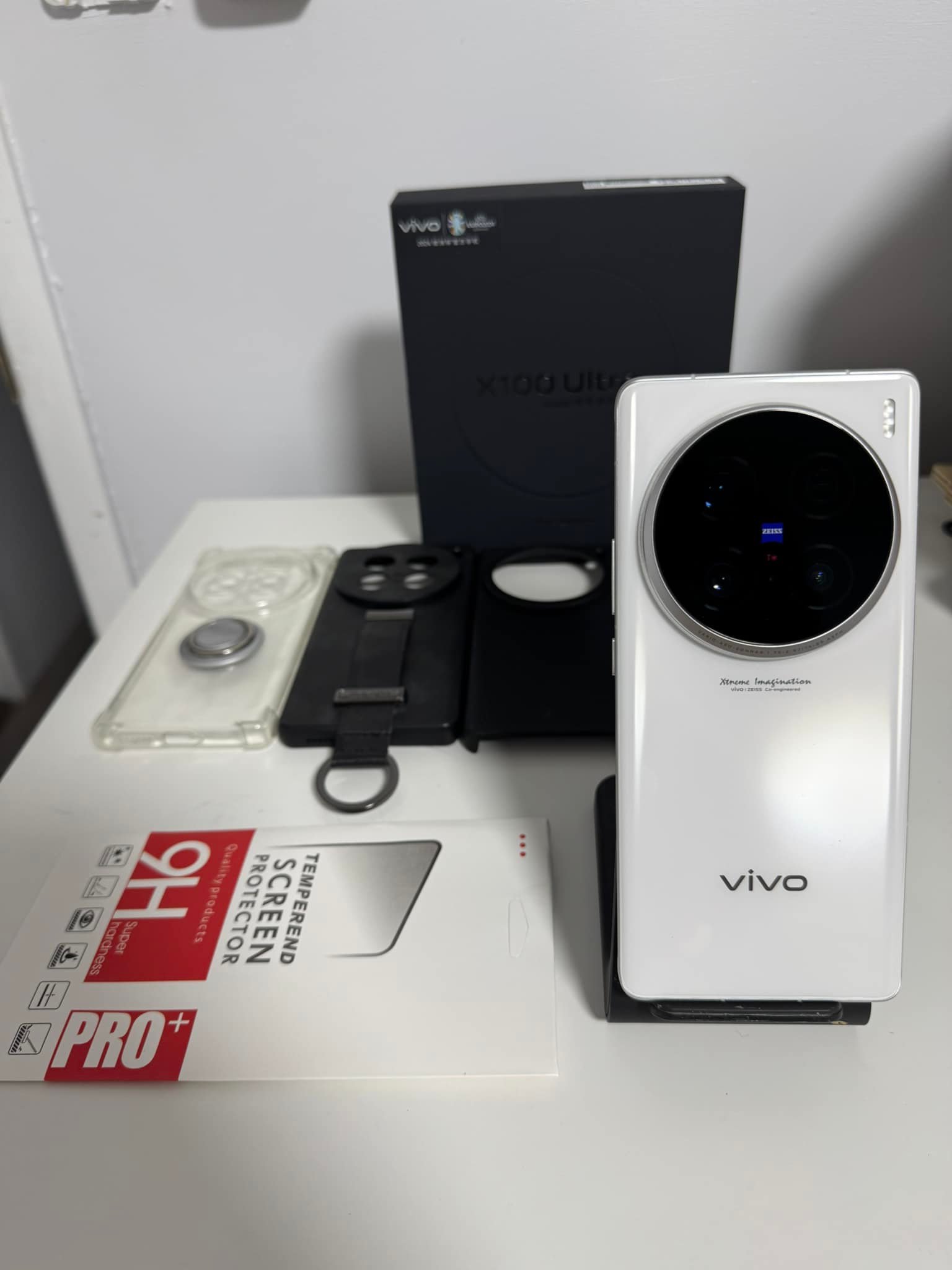 Preowend ⚜️Vivo X100 Ultra⚜️ ?️White Colour ? ?️Ram-16GB 