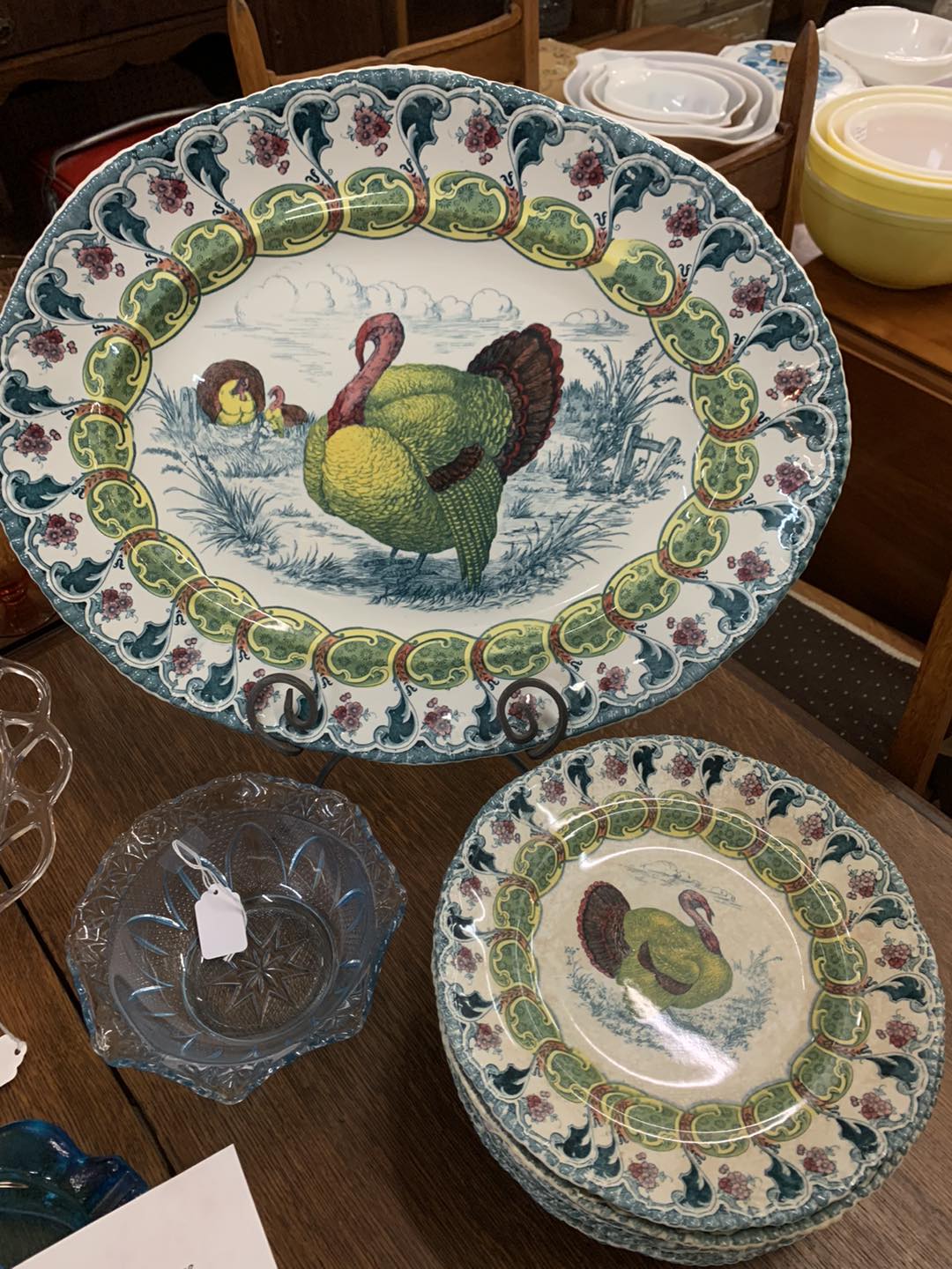 Vintage Thanksgiving items for sale: plates, platters, and decor